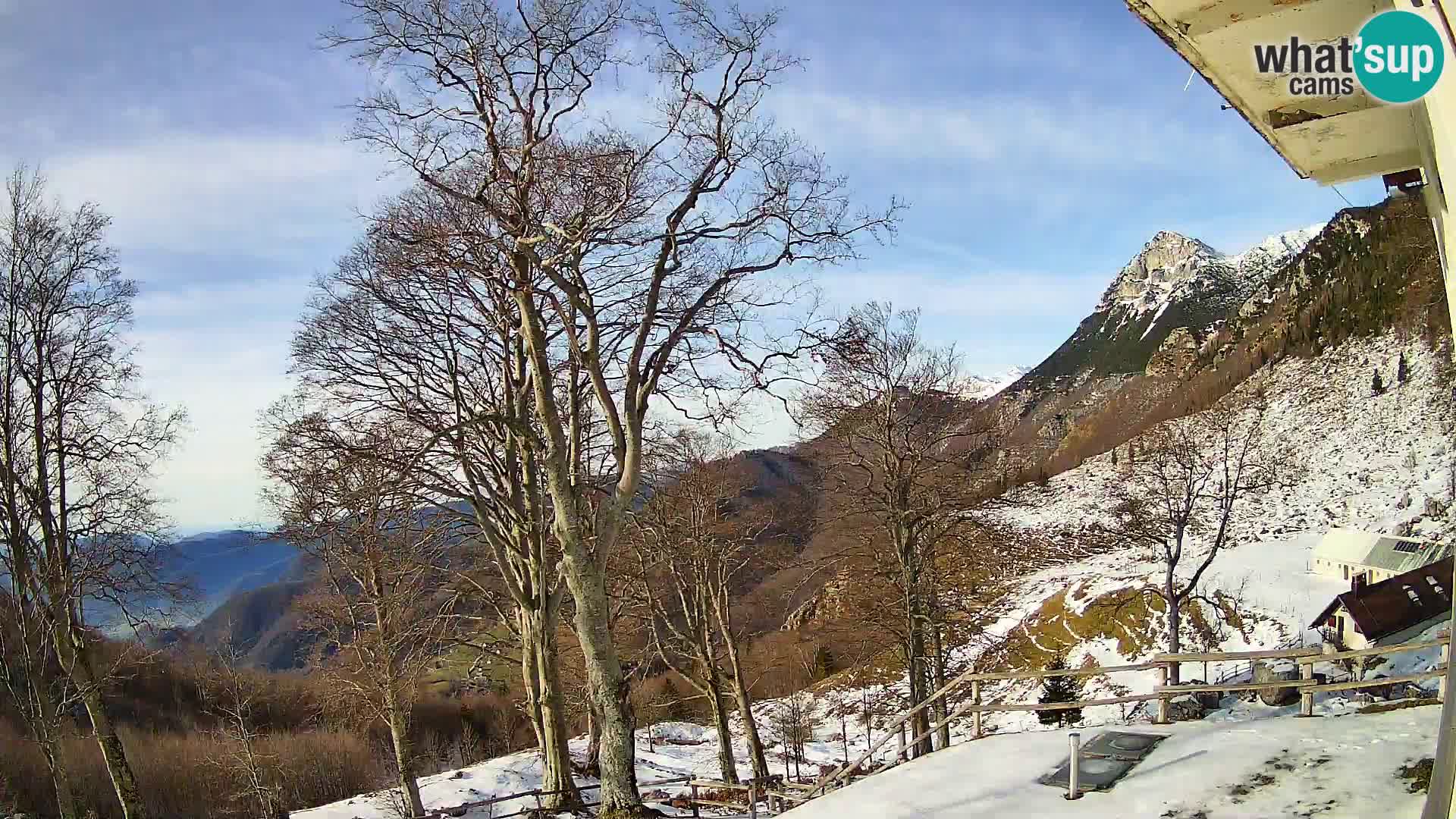 Planinarski dom na planini Razor (1315) | Pogled na Tolminski Migovec