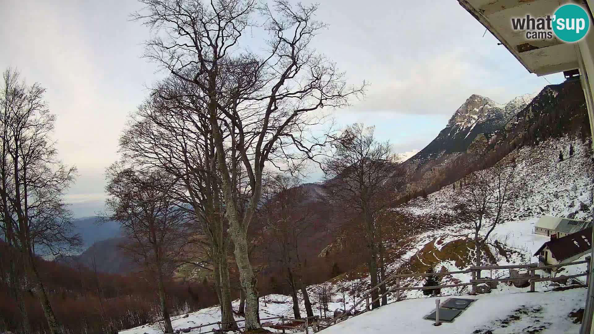 Planina Razor Mountain Hut live cam (1315) | view to Tolminski Migovec