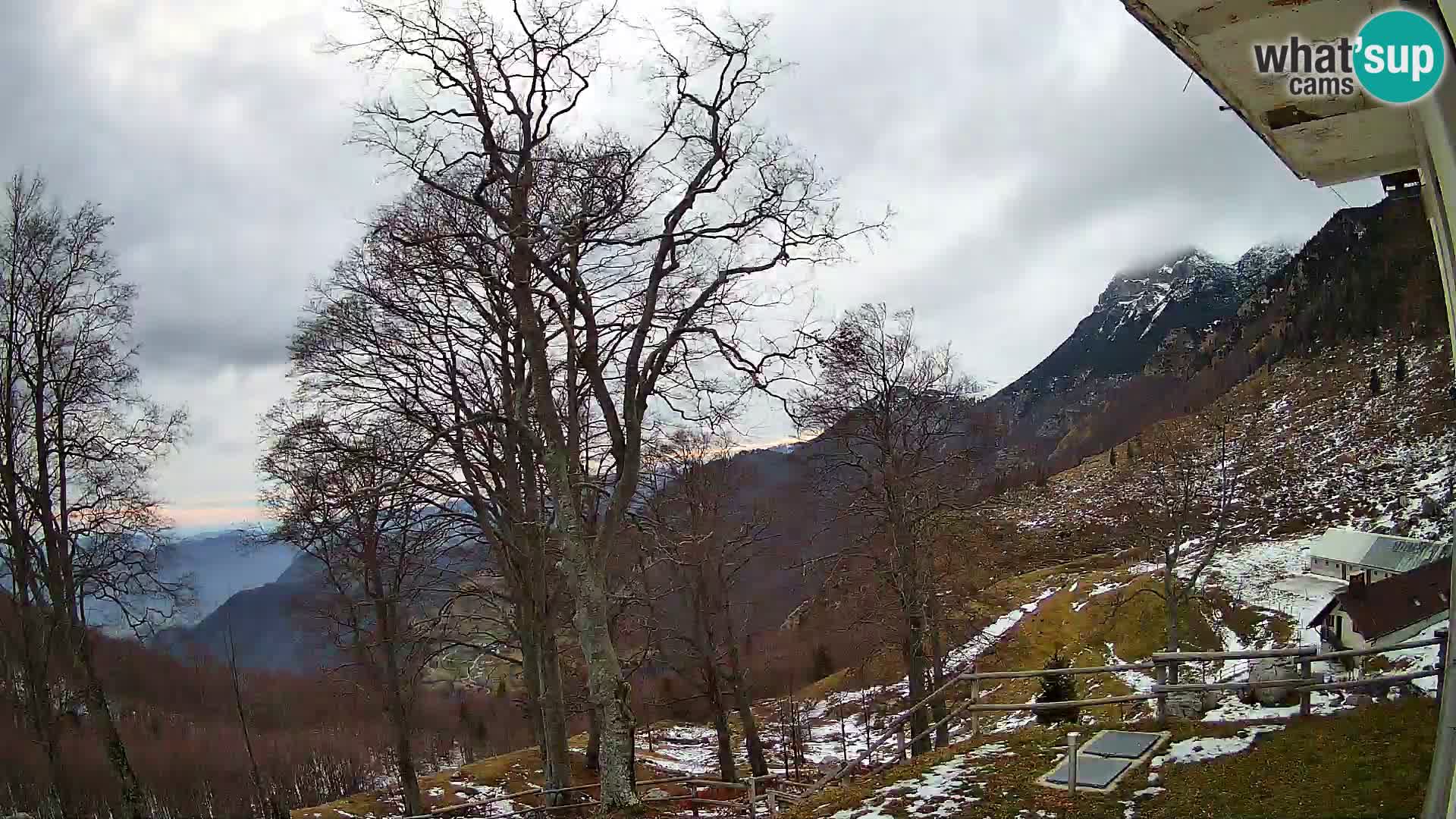 Planina Razor Mountain Hut live cam (1315) | view to Tolminski Migovec