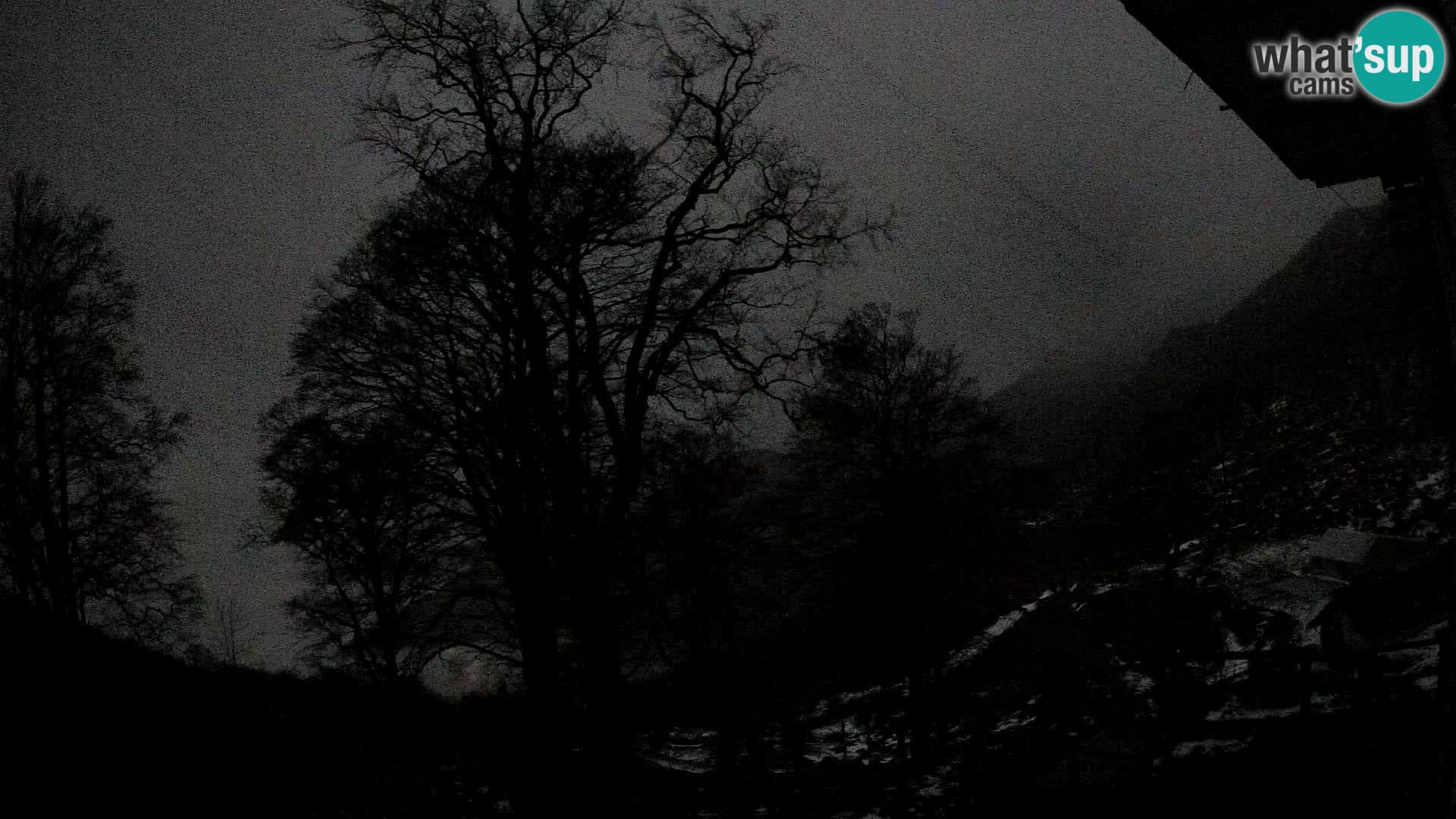 Planina Razor Bergütte Webcam (1315) | Blick auf Tolminski Migovec