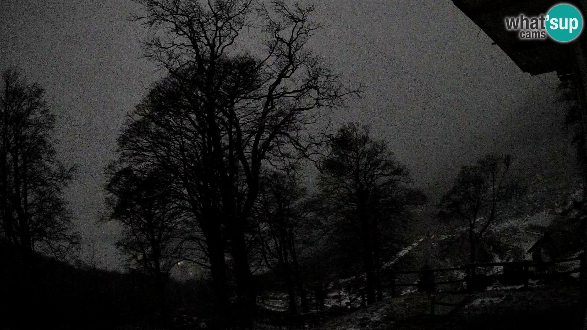 Refuge de la montagne Planina Razor caméra en direct (1315) | vue sur Tolminski Migovec