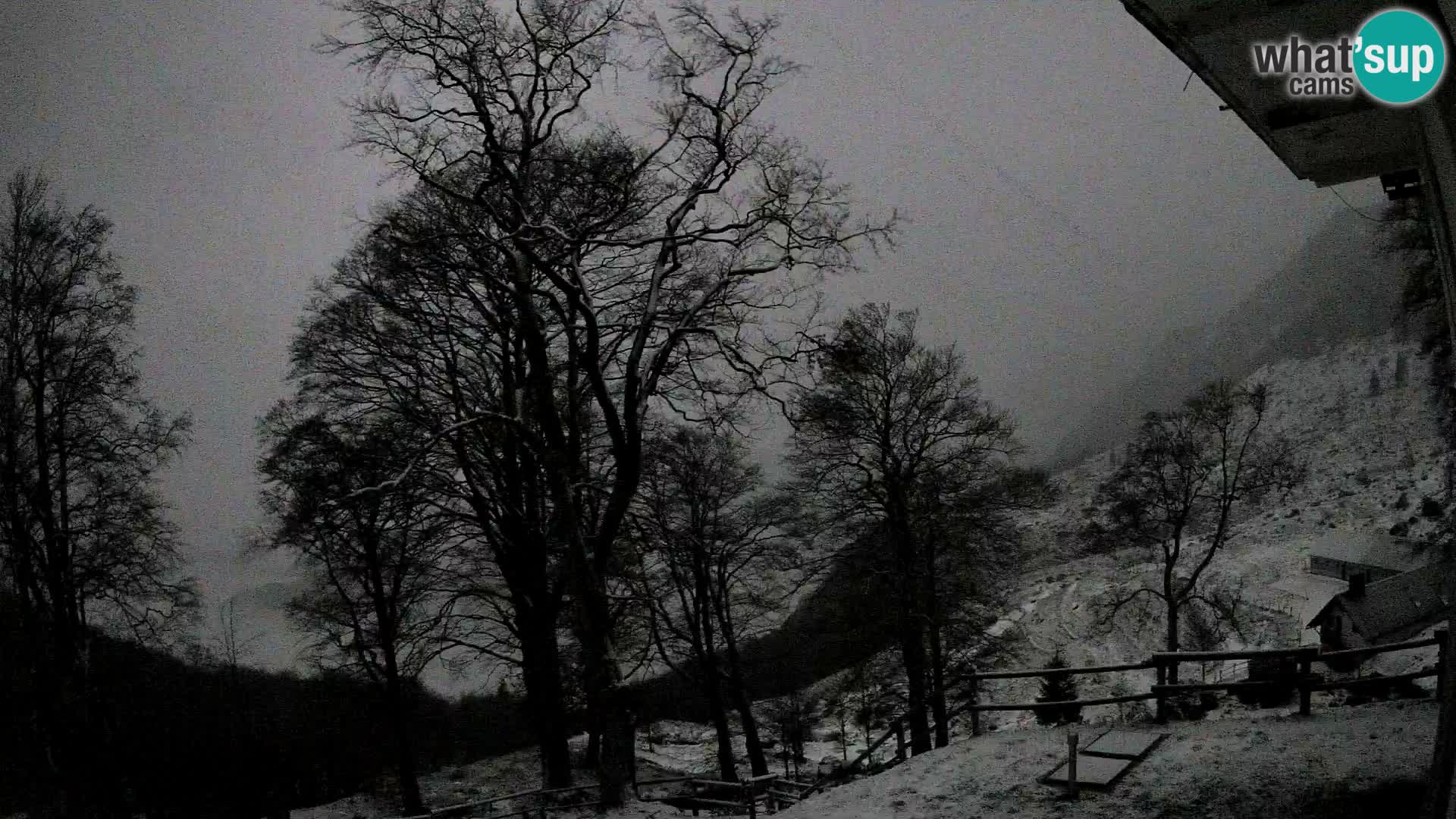 Planinarski dom na planini Razor (1315) | Pogled na Tolminski Migovec