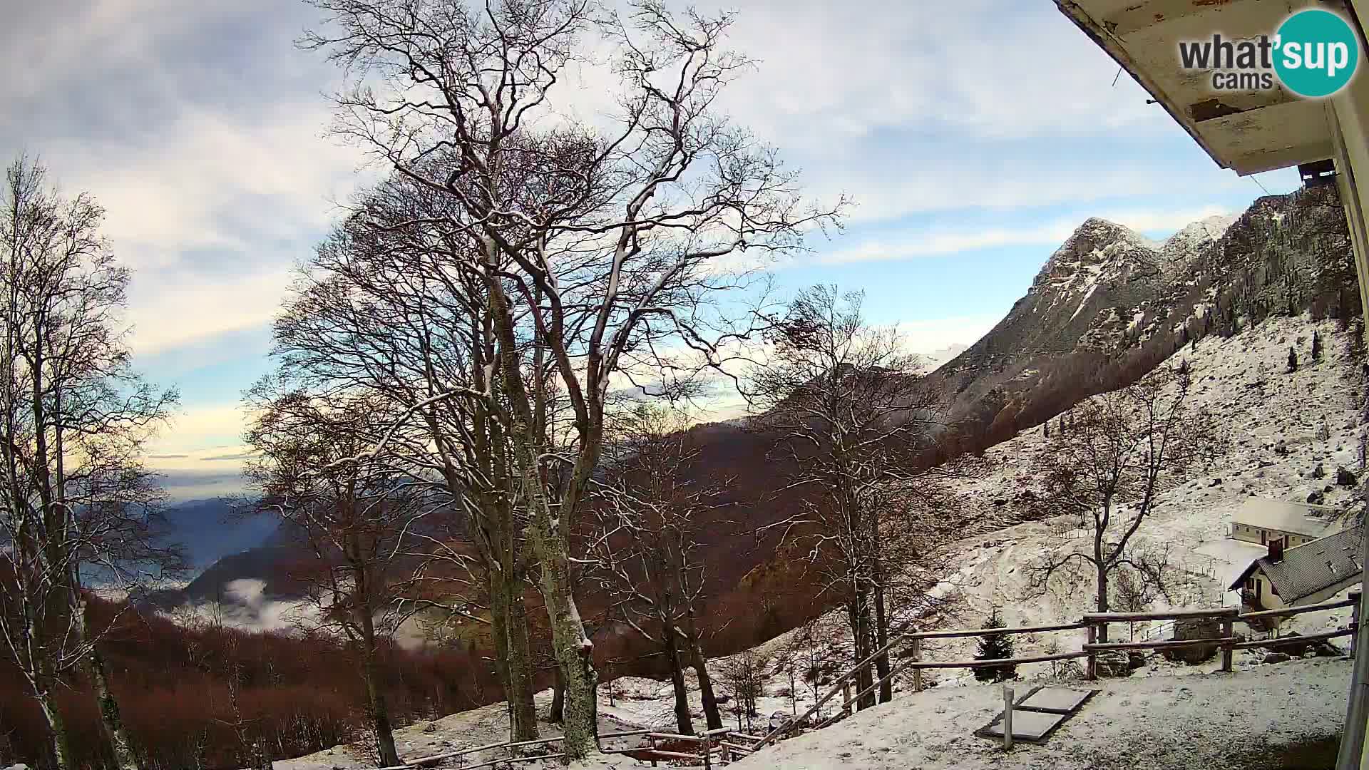 Planinarski dom na planini Razor (1315) | Pogled na Tolminski Migovec