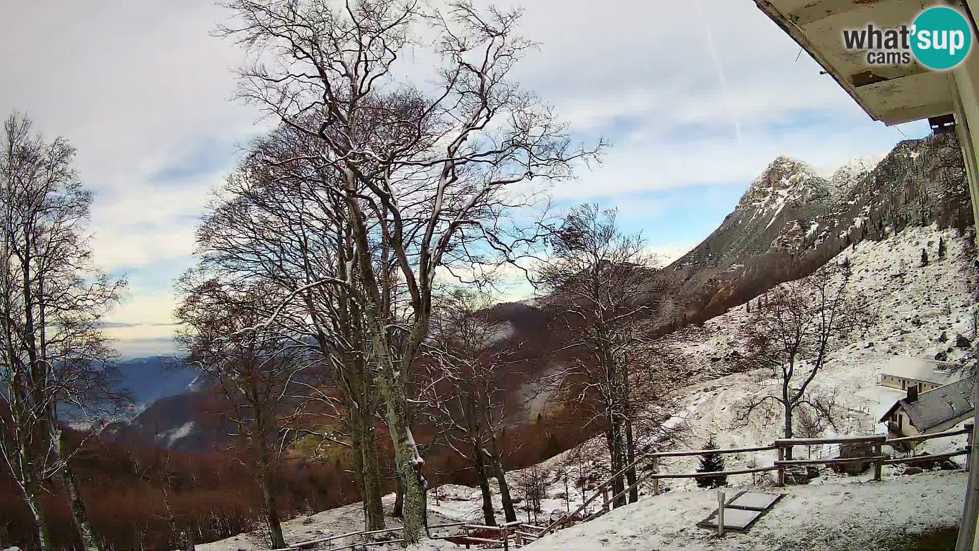 Planina Razor Bergütte Webcam (1315) | Blick auf Tolminski Migovec