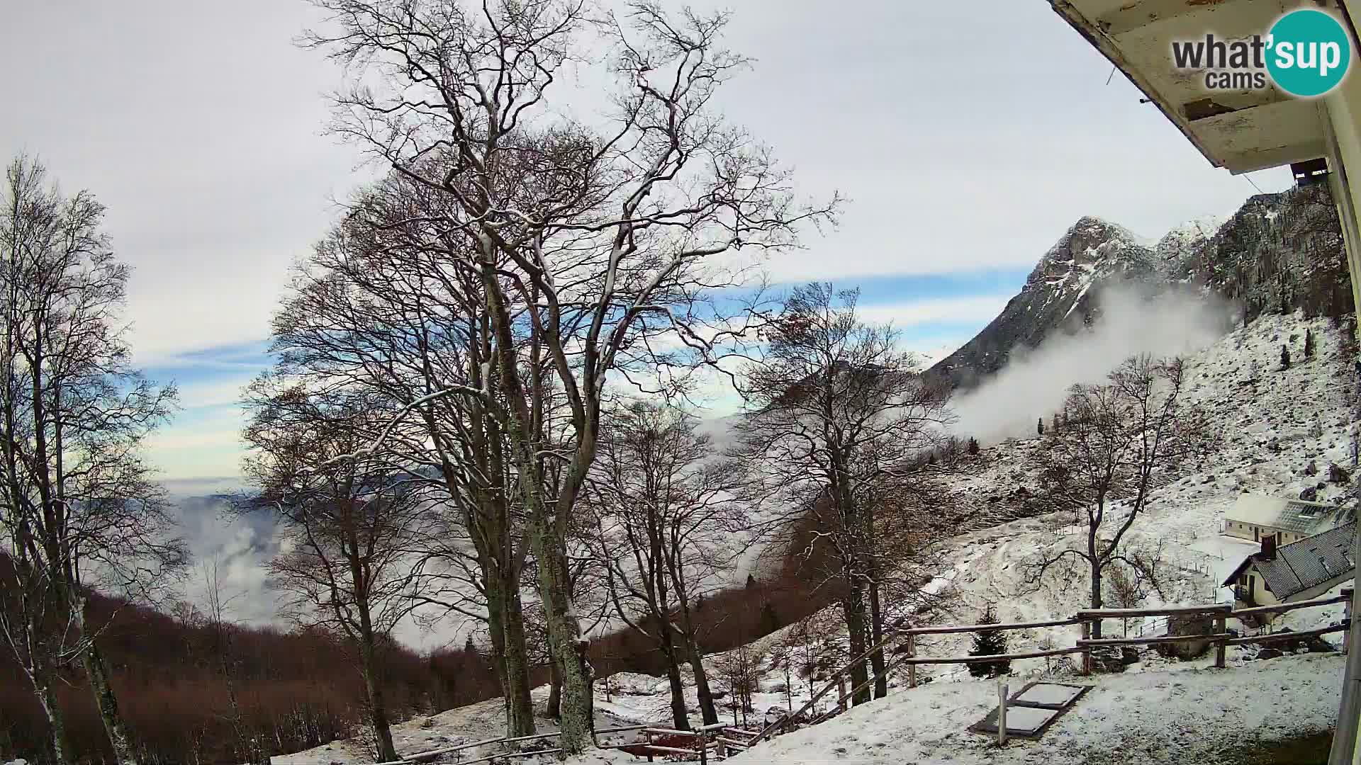 Planina Razor Bergütte Webcam (1315) | Blick auf Tolminski Migovec