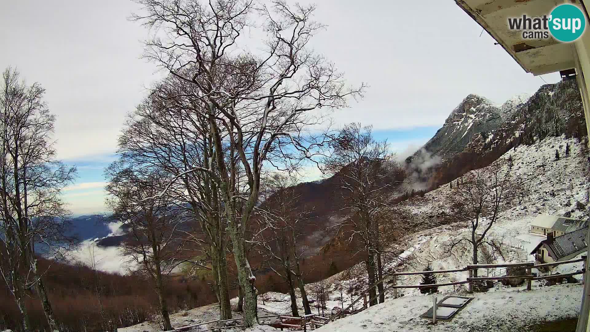 Planina Razor Mountain Hut live cam (1315) | view to Tolminski Migovec