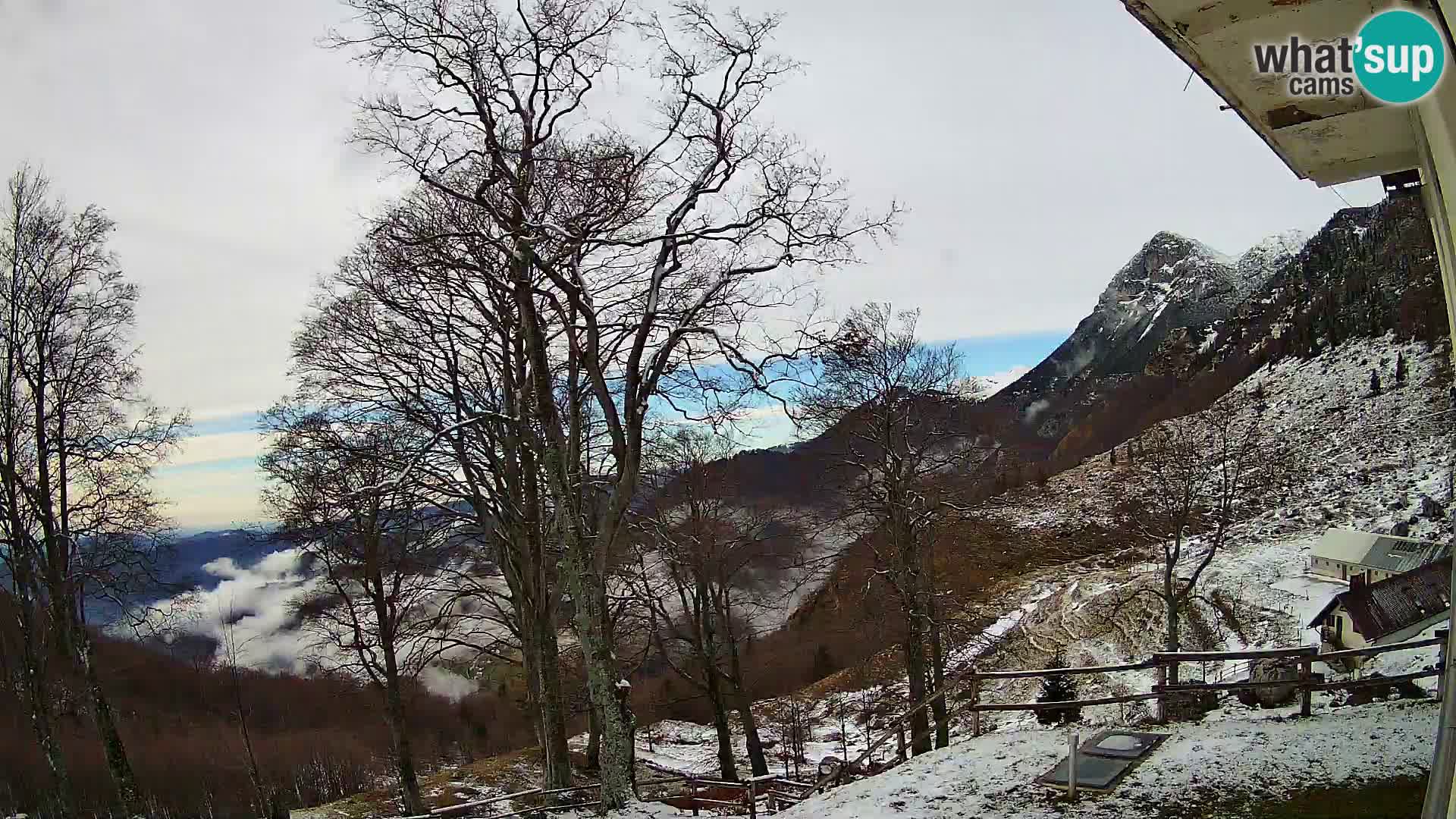 Baita di montagna Planina Razor webcam (1315) | vista su Tolminski Migovec