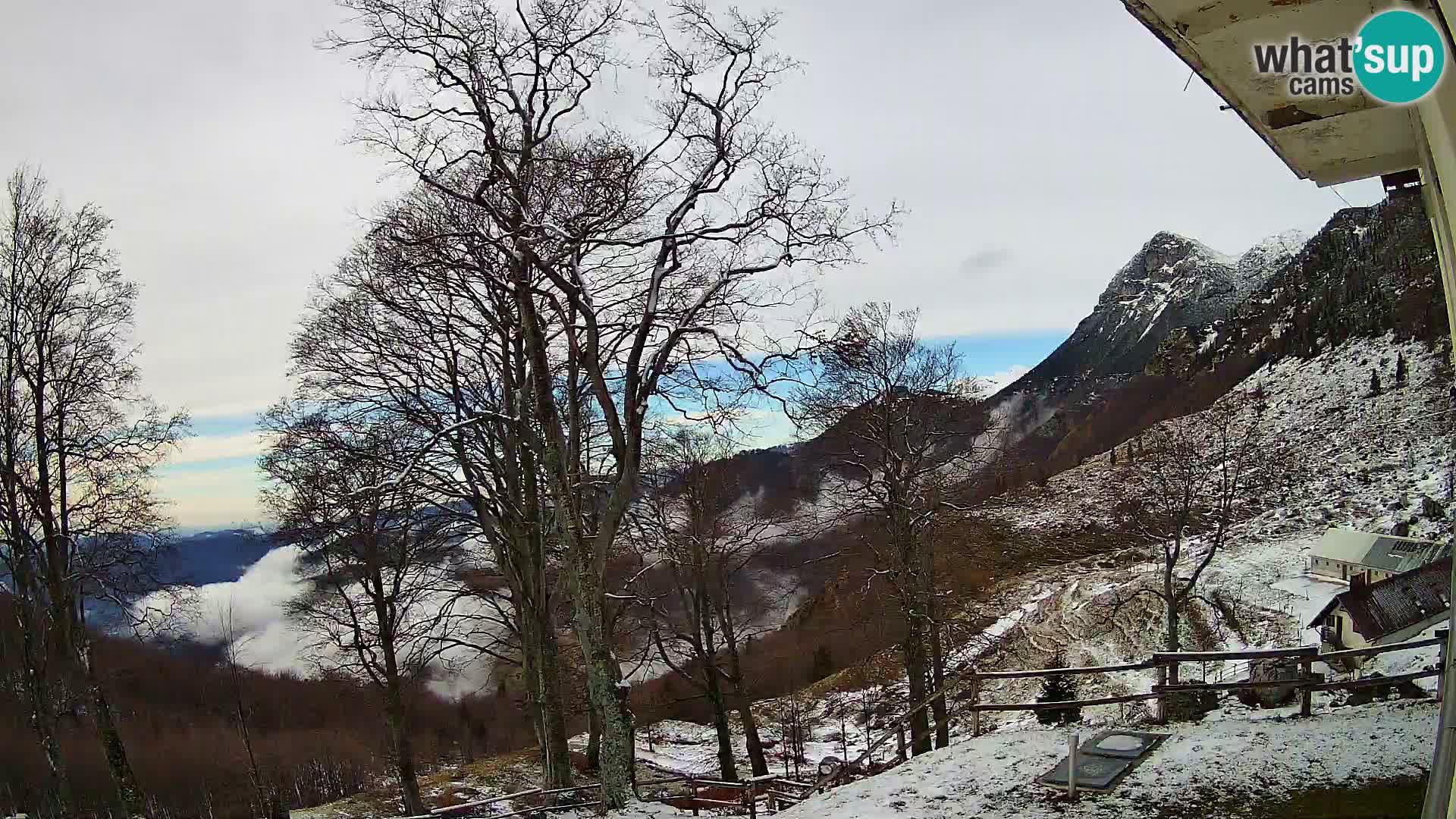 Refuge de la montagne Planina Razor caméra en direct (1315) | vue sur Tolminski Migovec