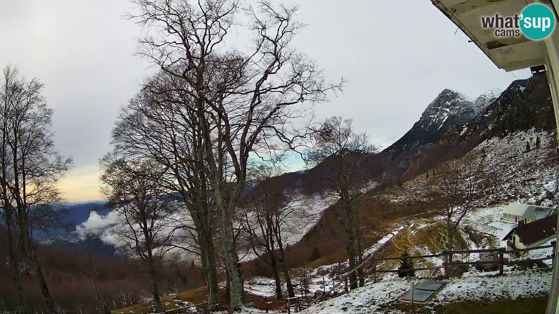 Refuge de la montagne Planina Razor caméra en direct (1315) | vue sur Tolminski Migovec
