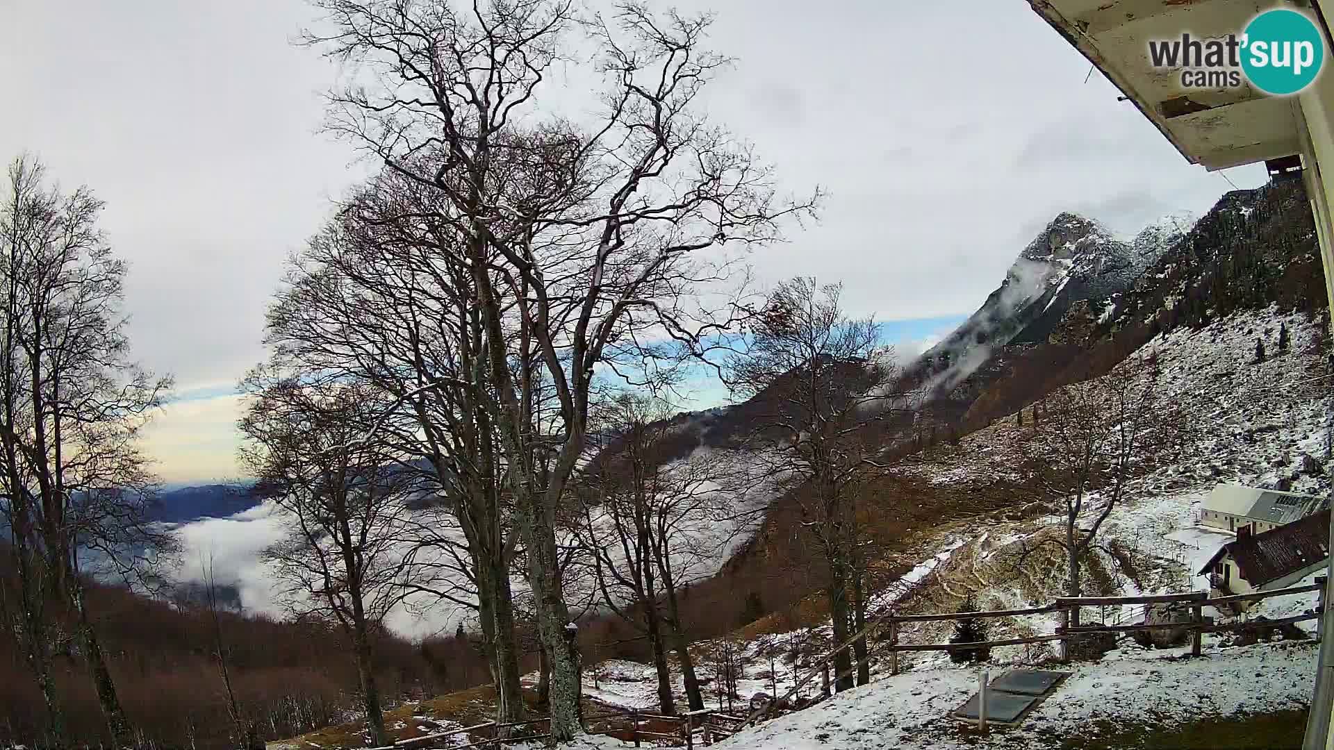 Refuge de la montagne Planina Razor caméra en direct (1315) | vue sur Tolminski Migovec