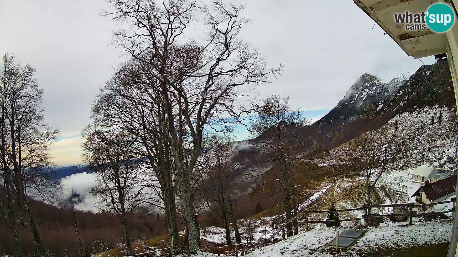 Refuge de la montagne Planina Razor caméra en direct (1315) | vue sur Tolminski Migovec