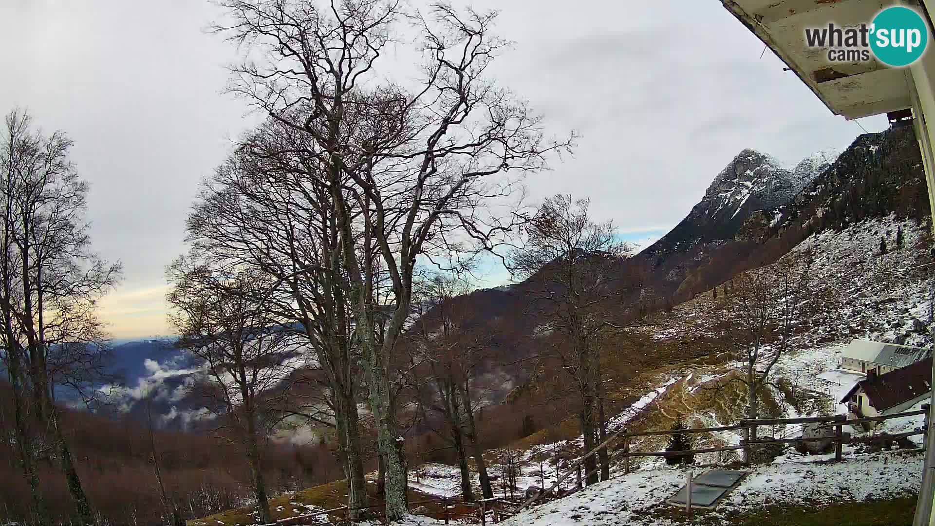 Refuge de la montagne Planina Razor caméra en direct (1315) | vue sur Tolminski Migovec