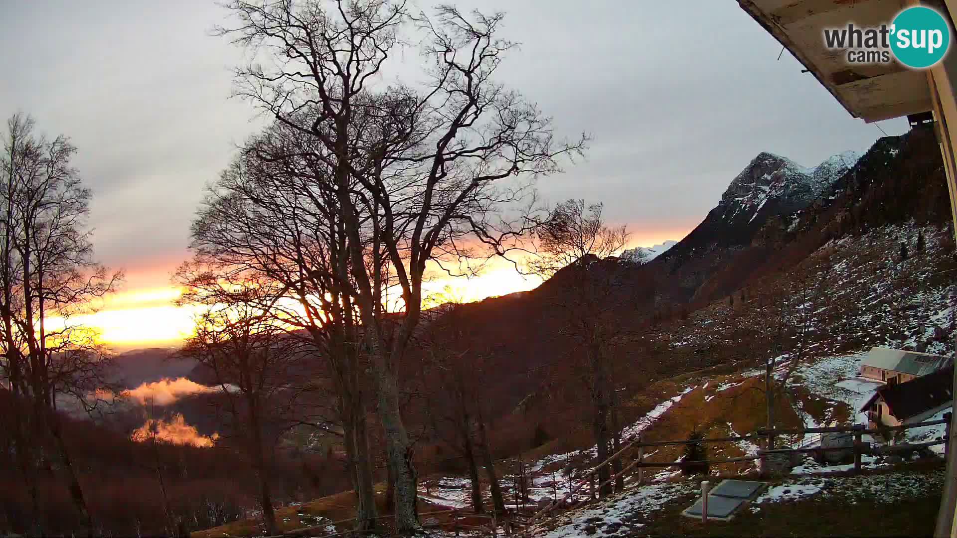 Refuge de la montagne Planina Razor caméra en direct (1315) | vue sur Tolminski Migovec