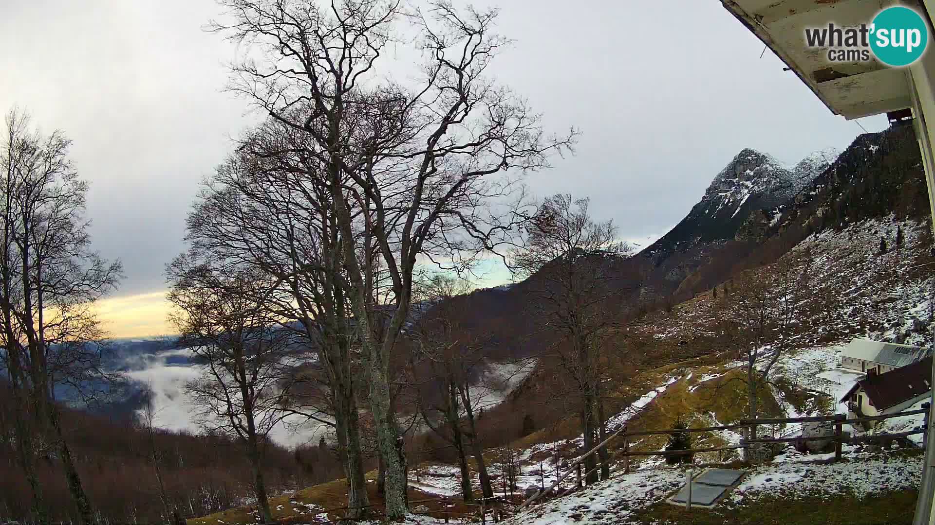Refuge de la montagne Planina Razor caméra en direct (1315) | vue sur Tolminski Migovec
