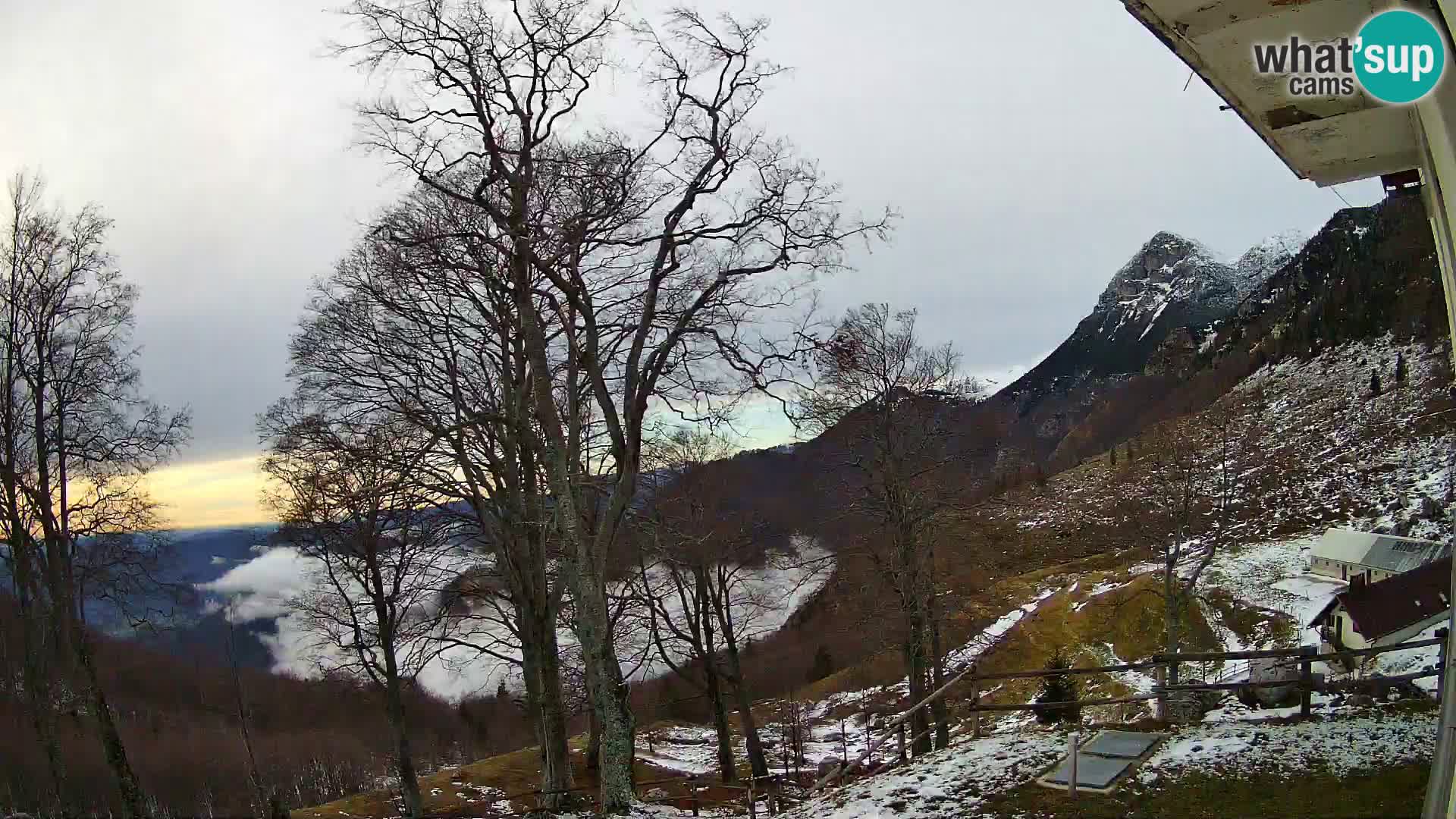 Planina Razor Mountain Hut live cam (1315) | view to Tolminski Migovec