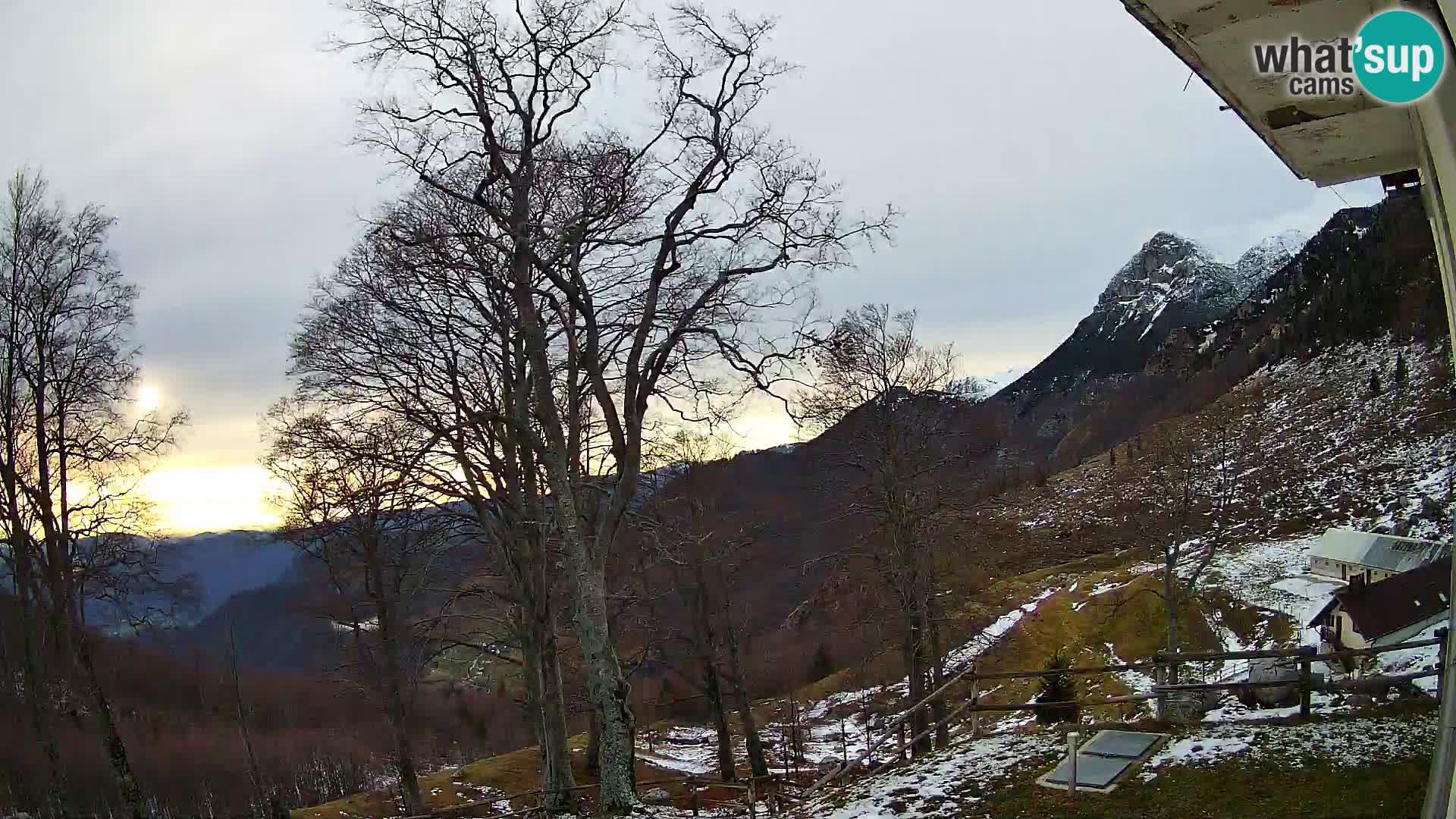 Refuge de la montagne Planina Razor caméra en direct (1315) | vue sur Tolminski Migovec