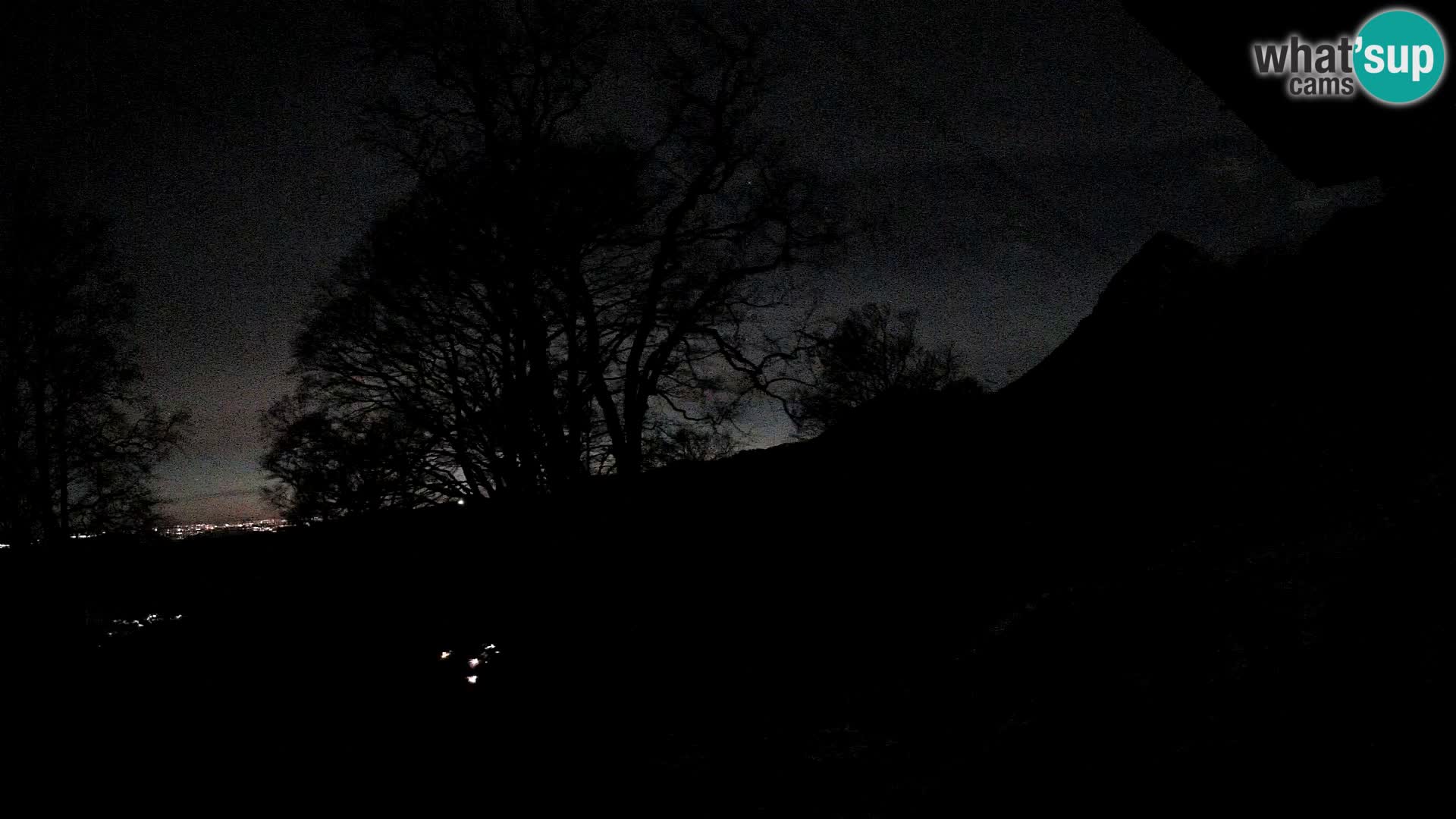 Planina Razor Bergütte Webcam (1315) | Blick auf Tolminski Migovec