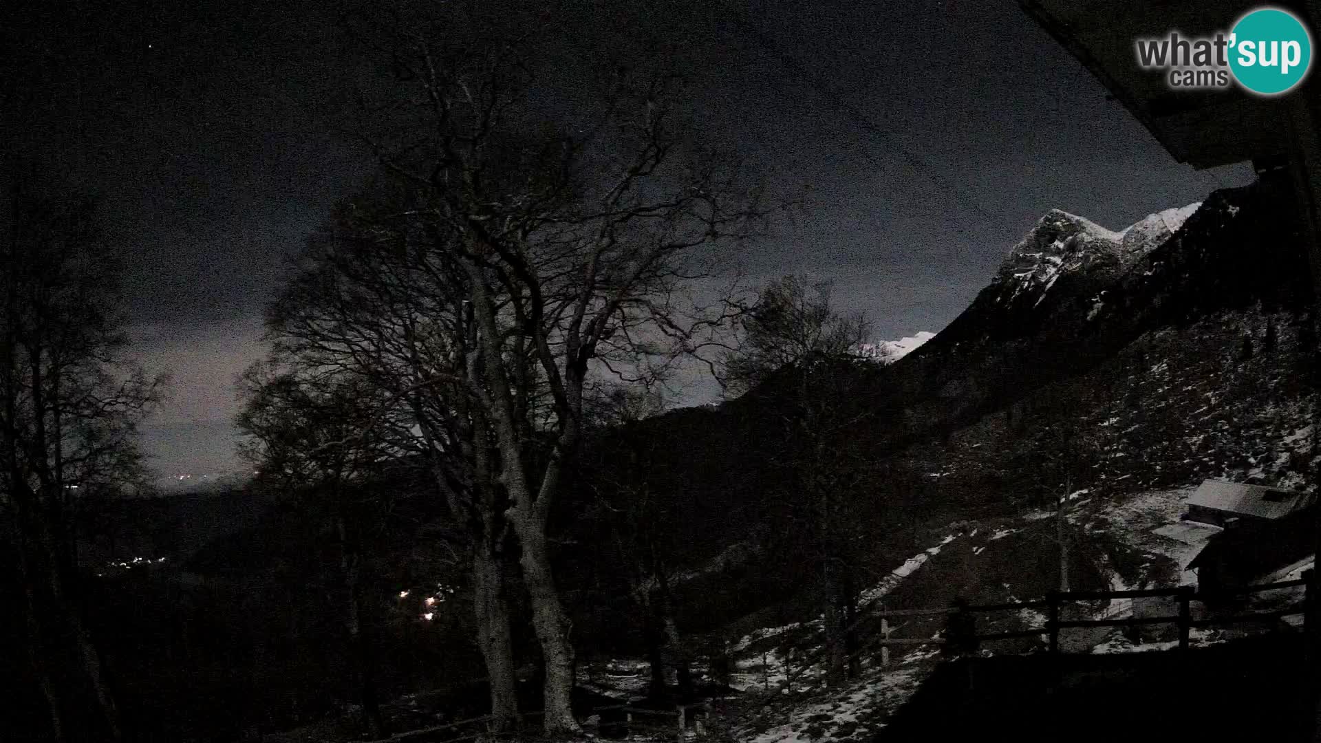 Baita di montagna Planina Razor webcam (1315) | vista su Tolminski Migovec