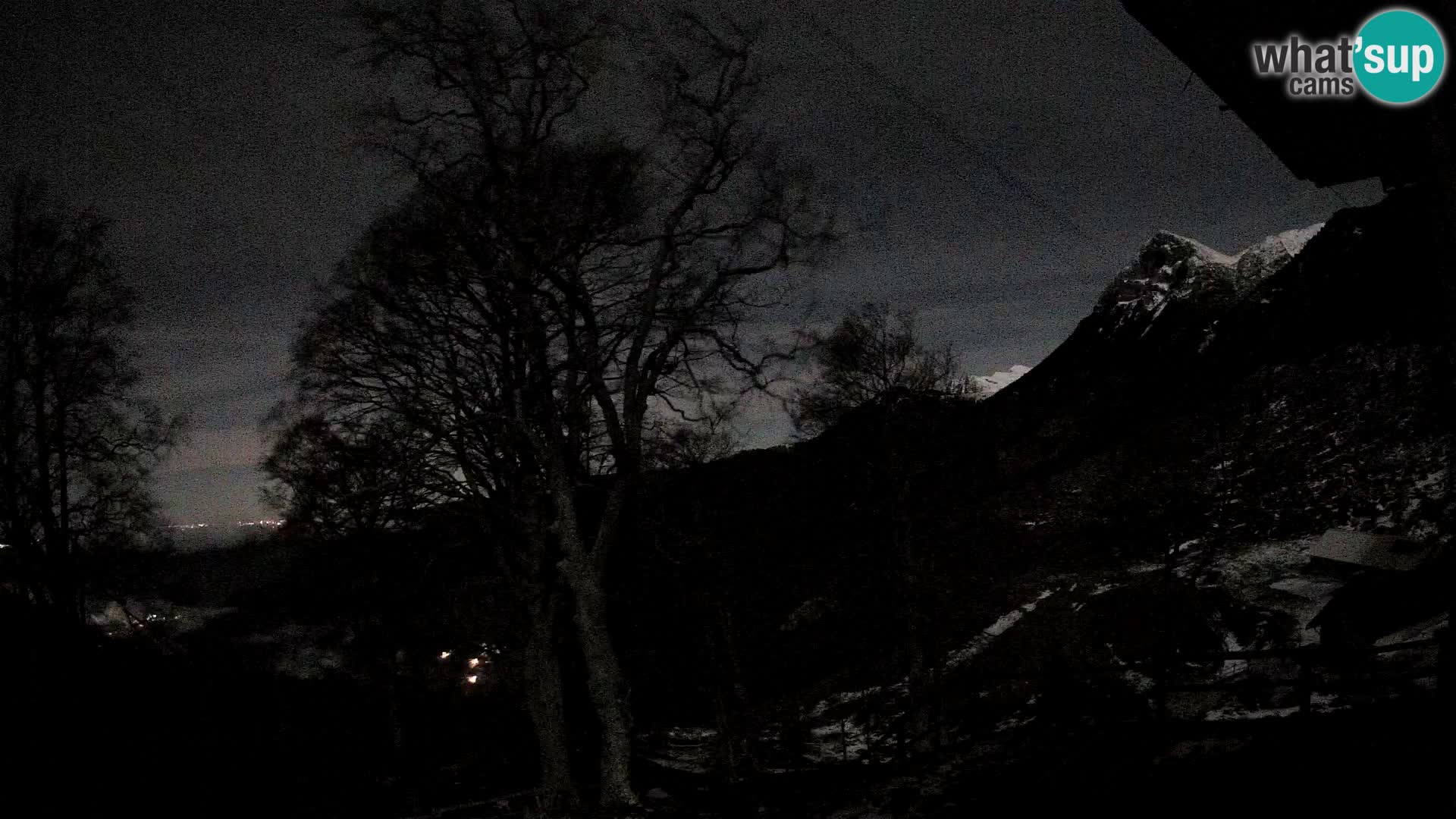 Baita di montagna Planina Razor webcam (1315) | vista su Tolminski Migovec