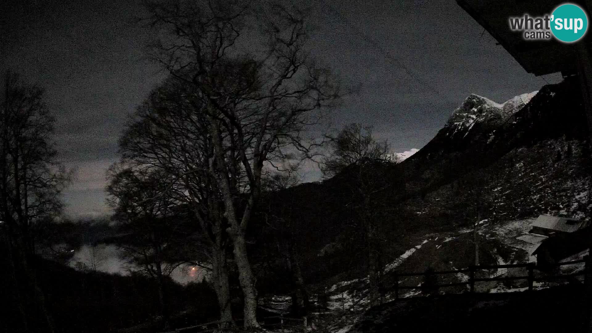 Planinarski dom na planini Razor (1315) | Pogled na Tolminski Migovec