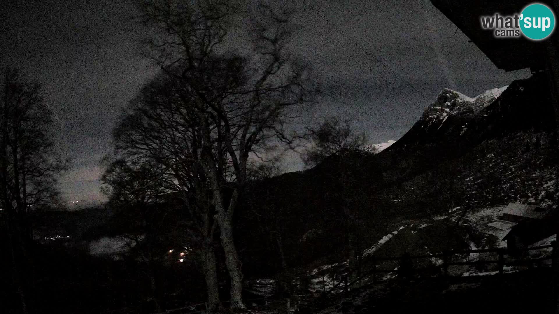 Baita di montagna Planina Razor webcam (1315) | vista su Tolminski Migovec