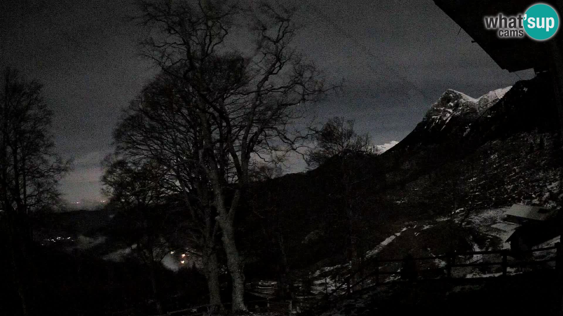 Baita di montagna Planina Razor webcam (1315) | vista su Tolminski Migovec