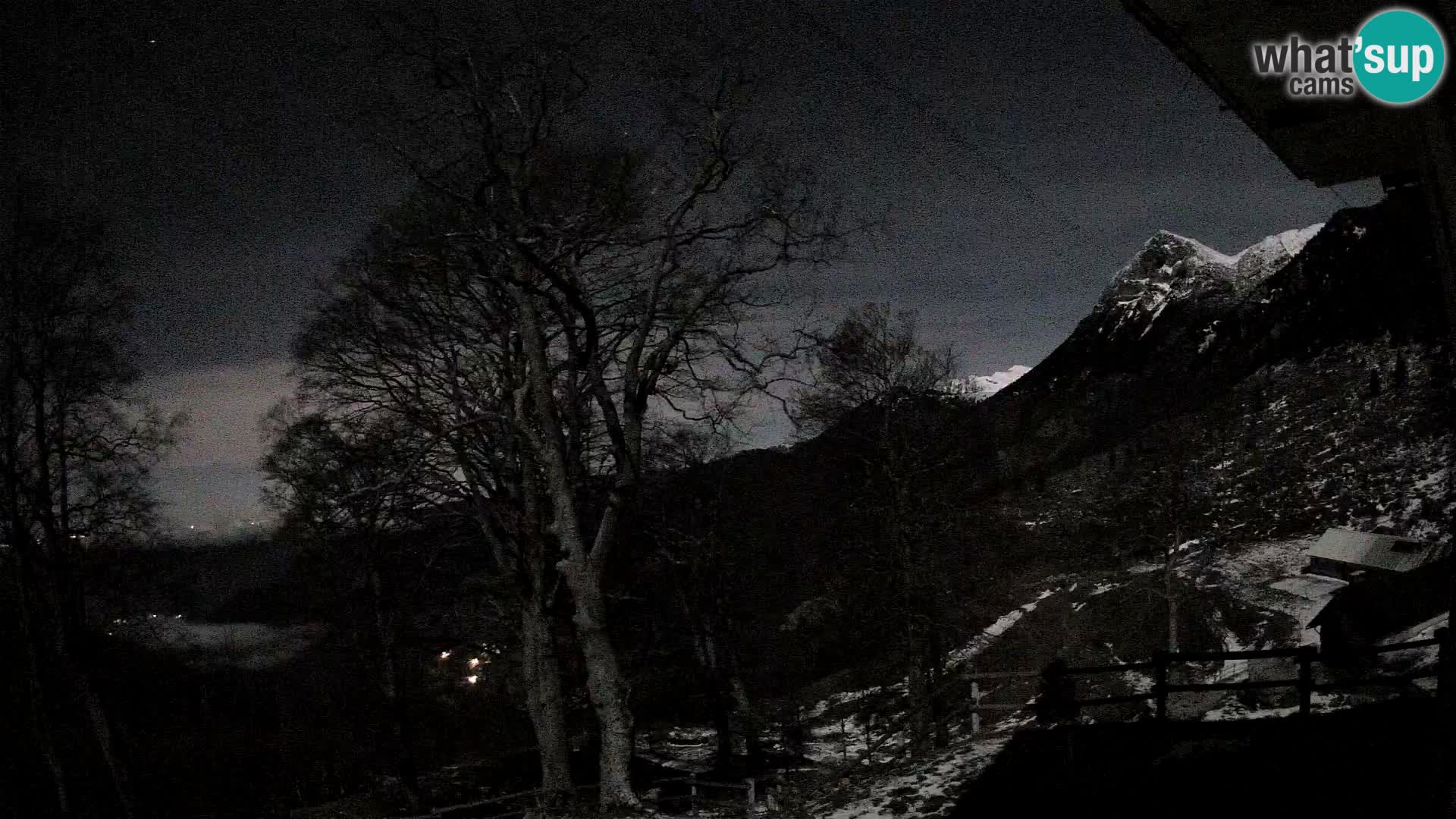 Baita di montagna Planina Razor webcam (1315) | vista su Tolminski Migovec