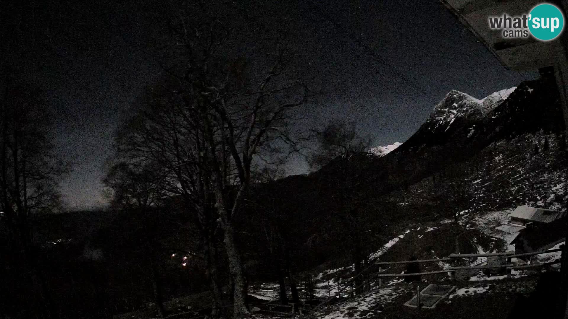 Baita di montagna Planina Razor webcam (1315) | vista su Tolminski Migovec