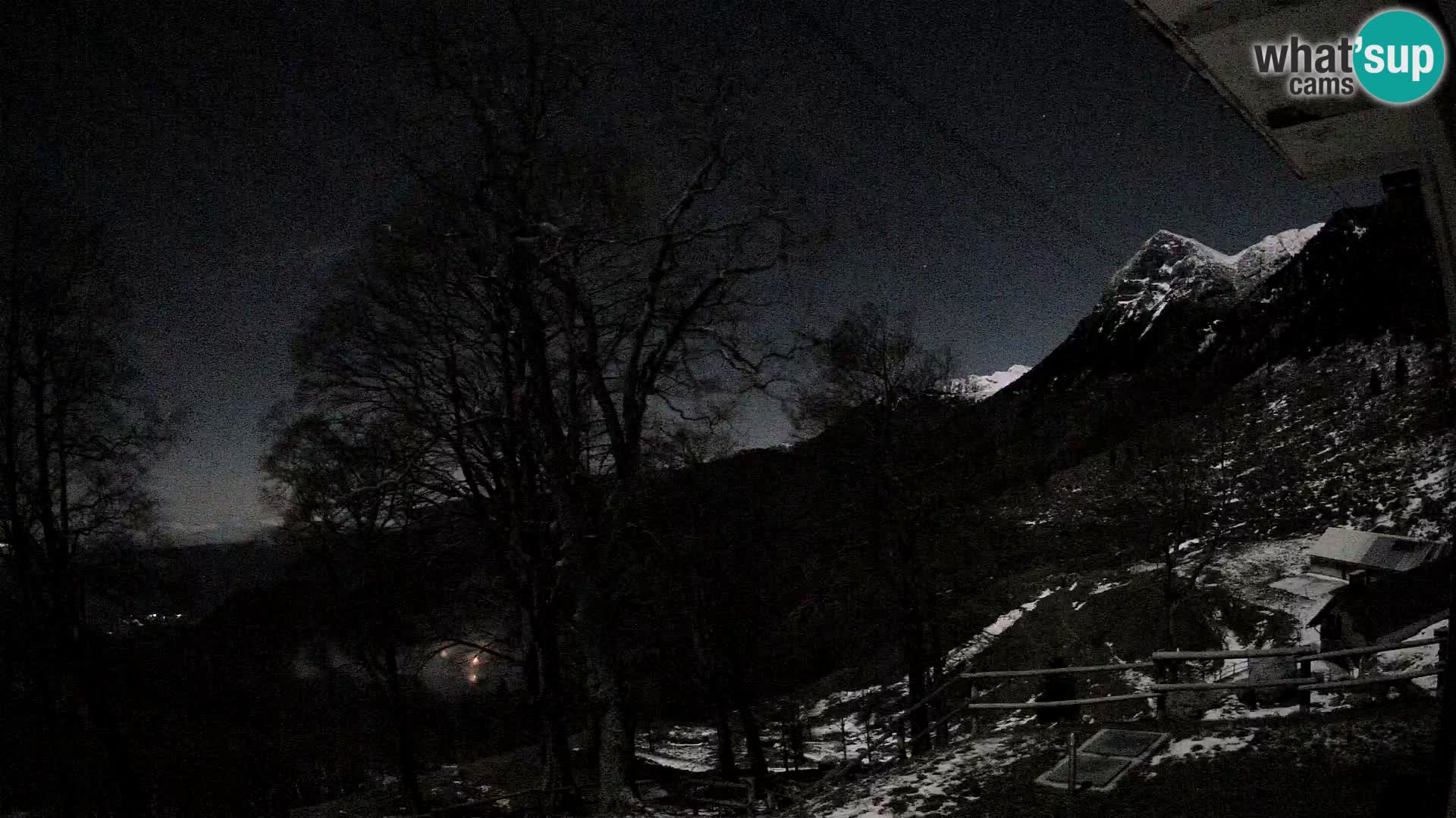 Baita di montagna Planina Razor webcam (1315) | vista su Tolminski Migovec