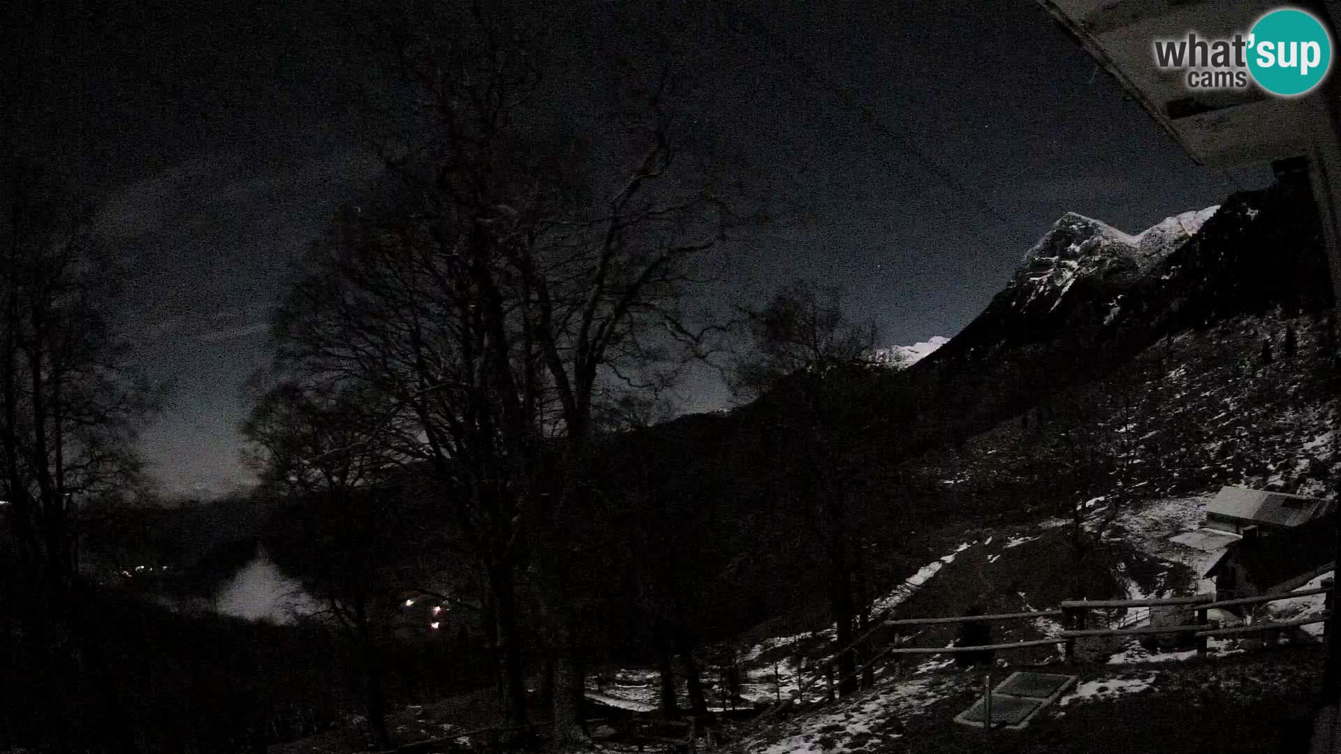 Planinarski dom na planini Razor (1315) | Pogled na Tolminski Migovec