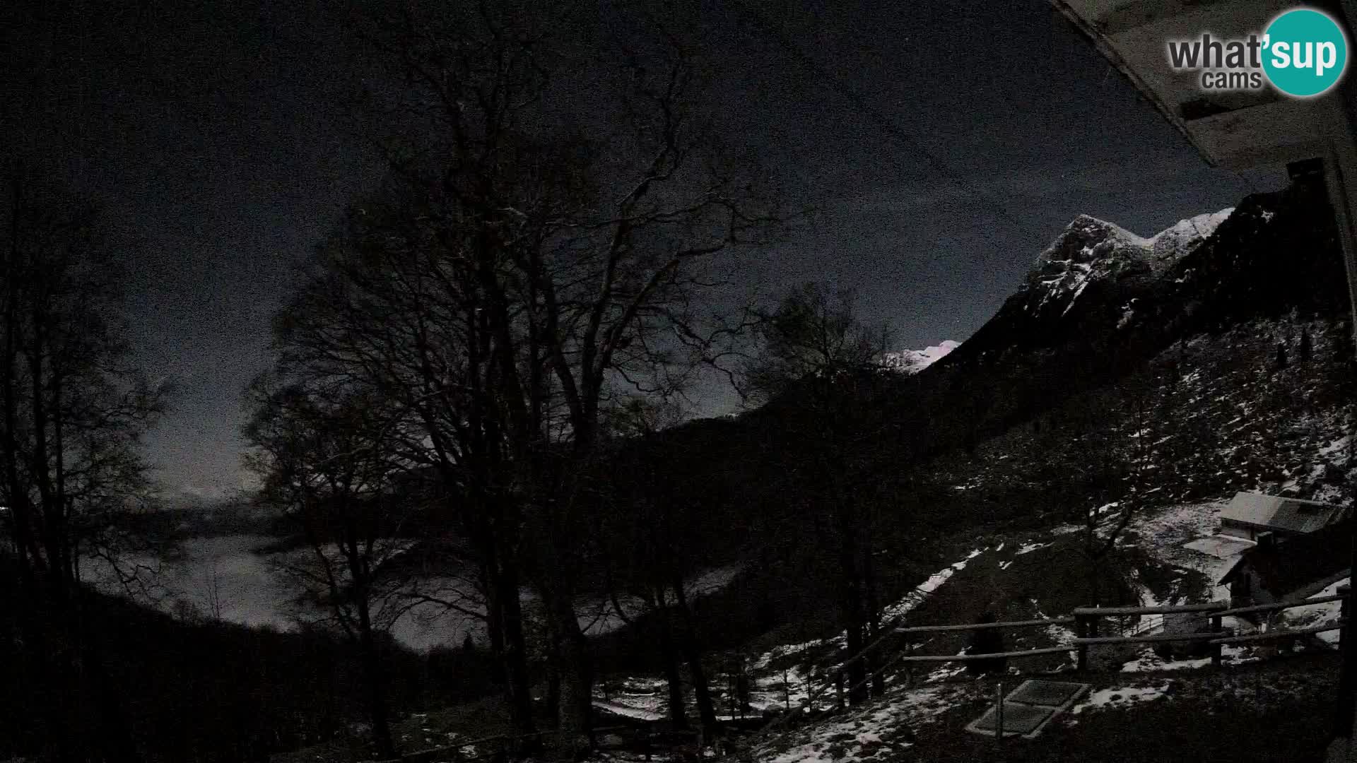 Planina Razor Bergütte Webcam (1315) | Blick auf Tolminski Migovec