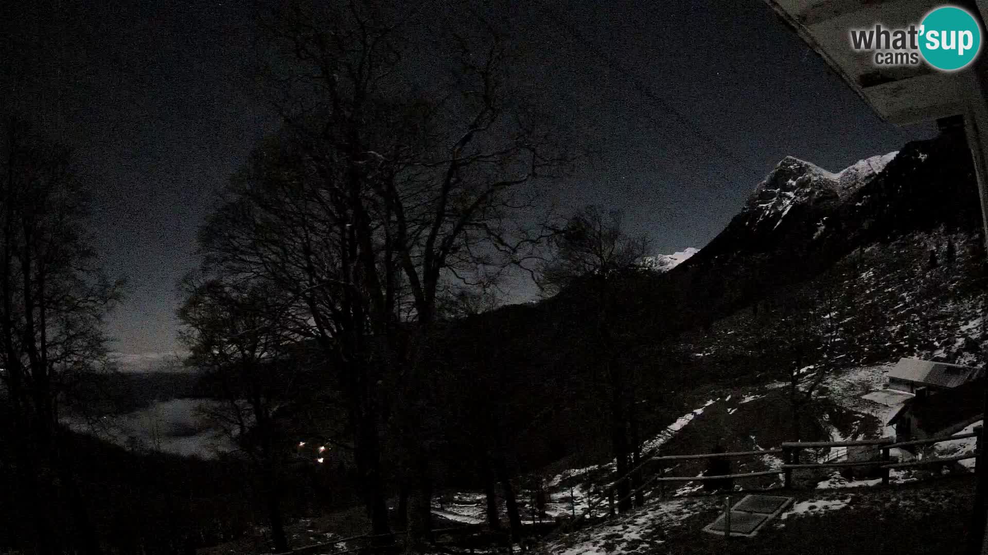 Planina Razor Mountain Hut live cam (1315) | view to Tolminski Migovec