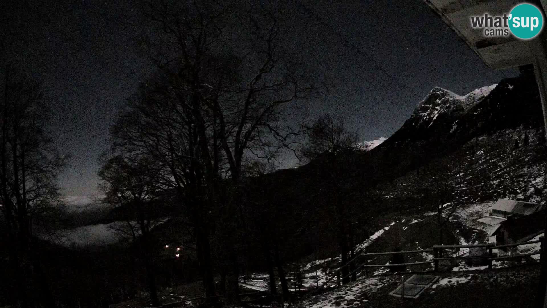Refuge de la montagne Planina Razor caméra en direct (1315) | vue sur Tolminski Migovec