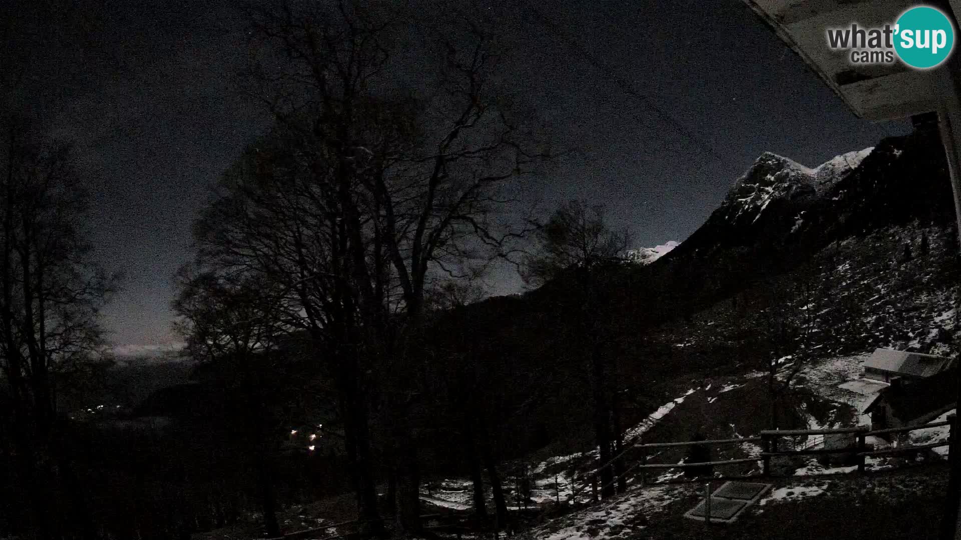 Refuge de la montagne Planina Razor caméra en direct (1315) | vue sur Tolminski Migovec