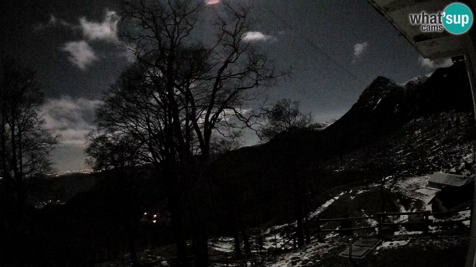Refuge de la montagne Planina Razor caméra en direct (1315) | vue sur Tolminski Migovec