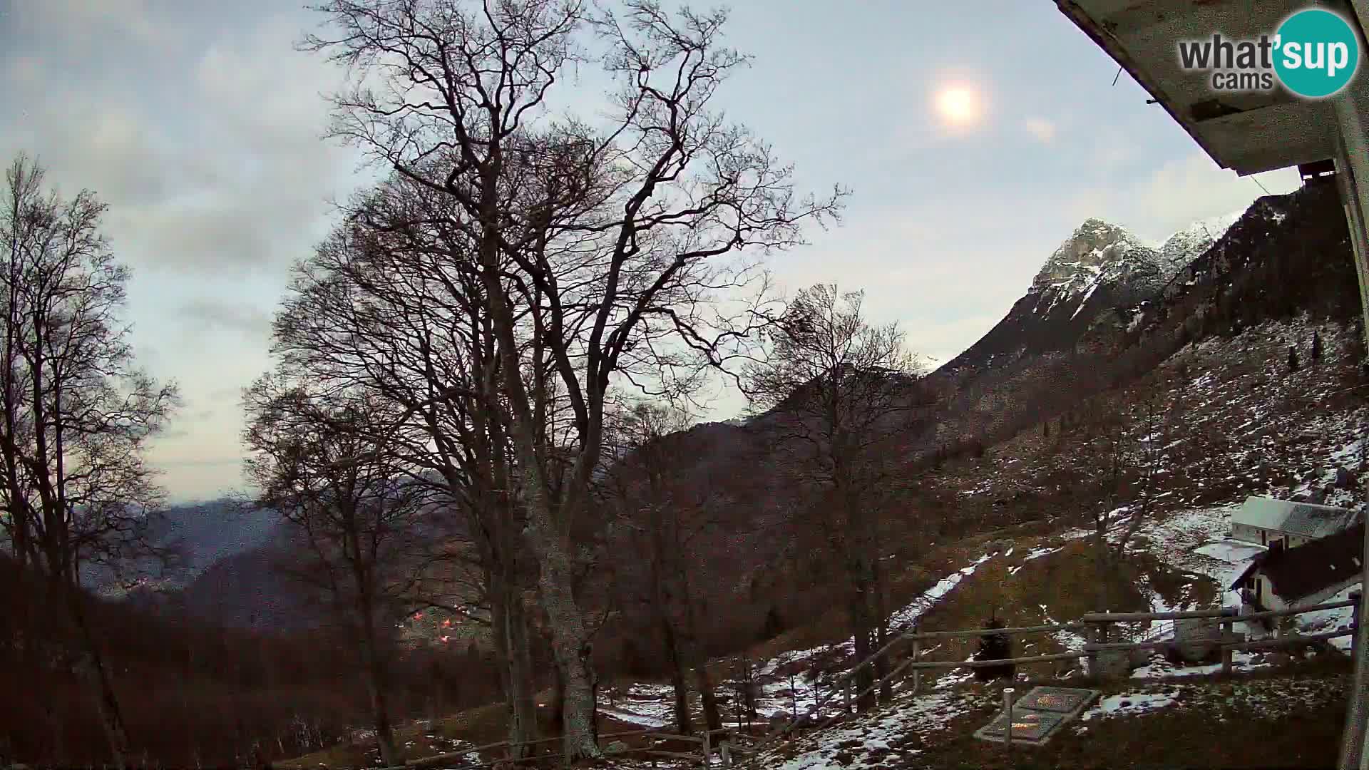 Planina Razor Mountain Hut live cam (1315) | view to Tolminski Migovec