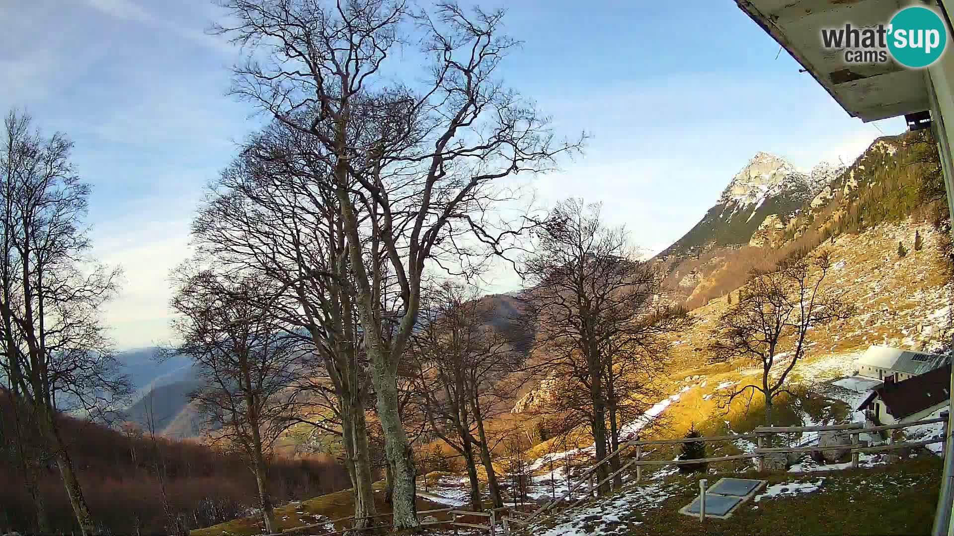 Planina Razor Mountain Hut live cam (1315) | view to Tolminski Migovec