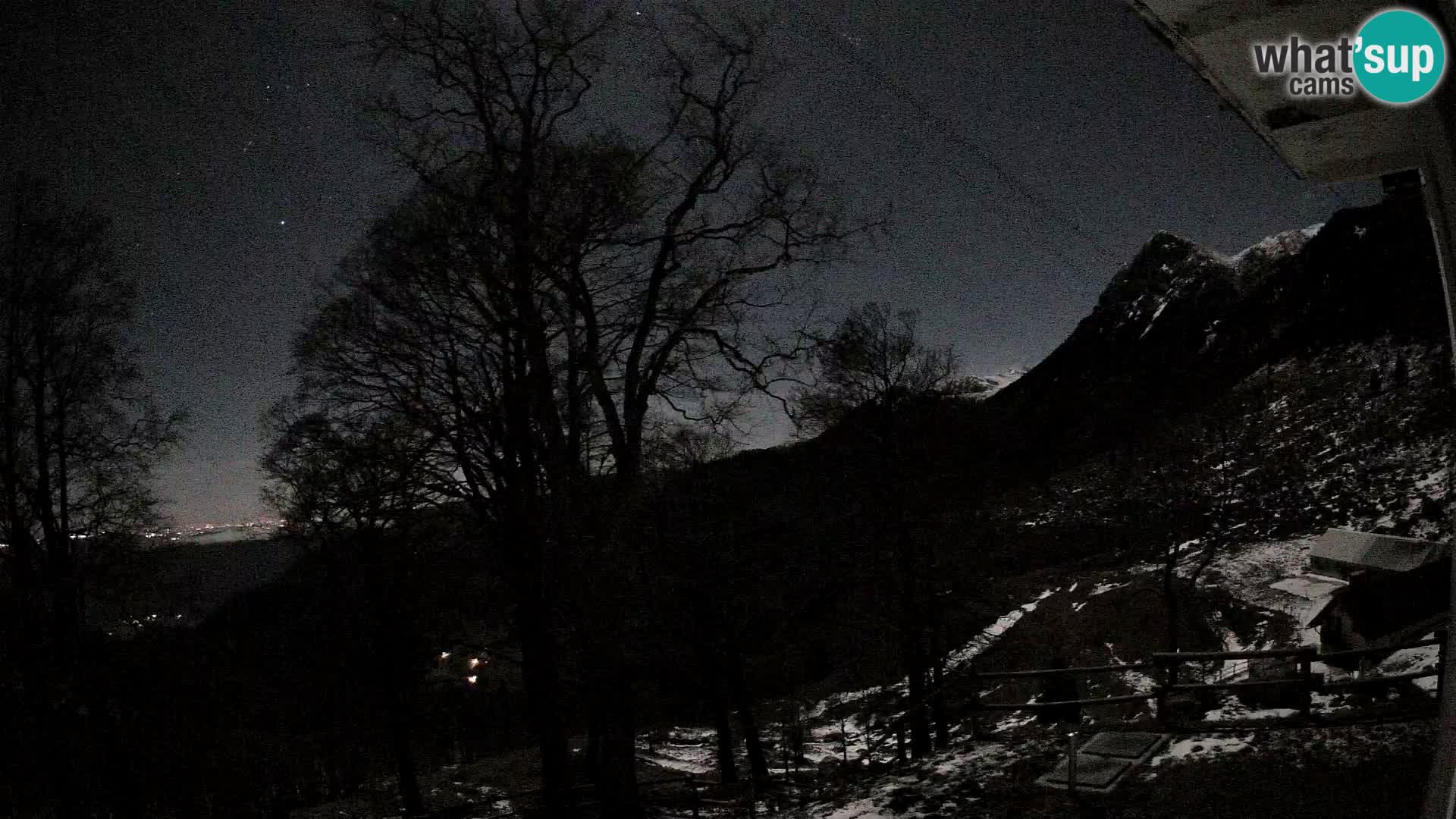 Planinarski dom na planini Razor (1315) | Pogled na Tolminski Migovec