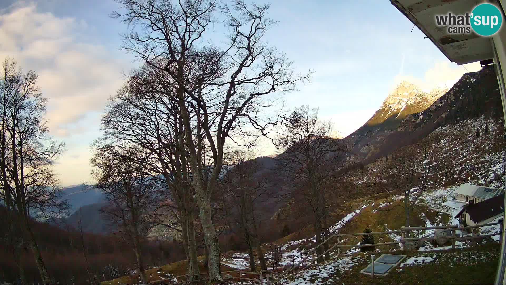 Planina Razor Mountain Hut live cam (1315) | view to Tolminski Migovec