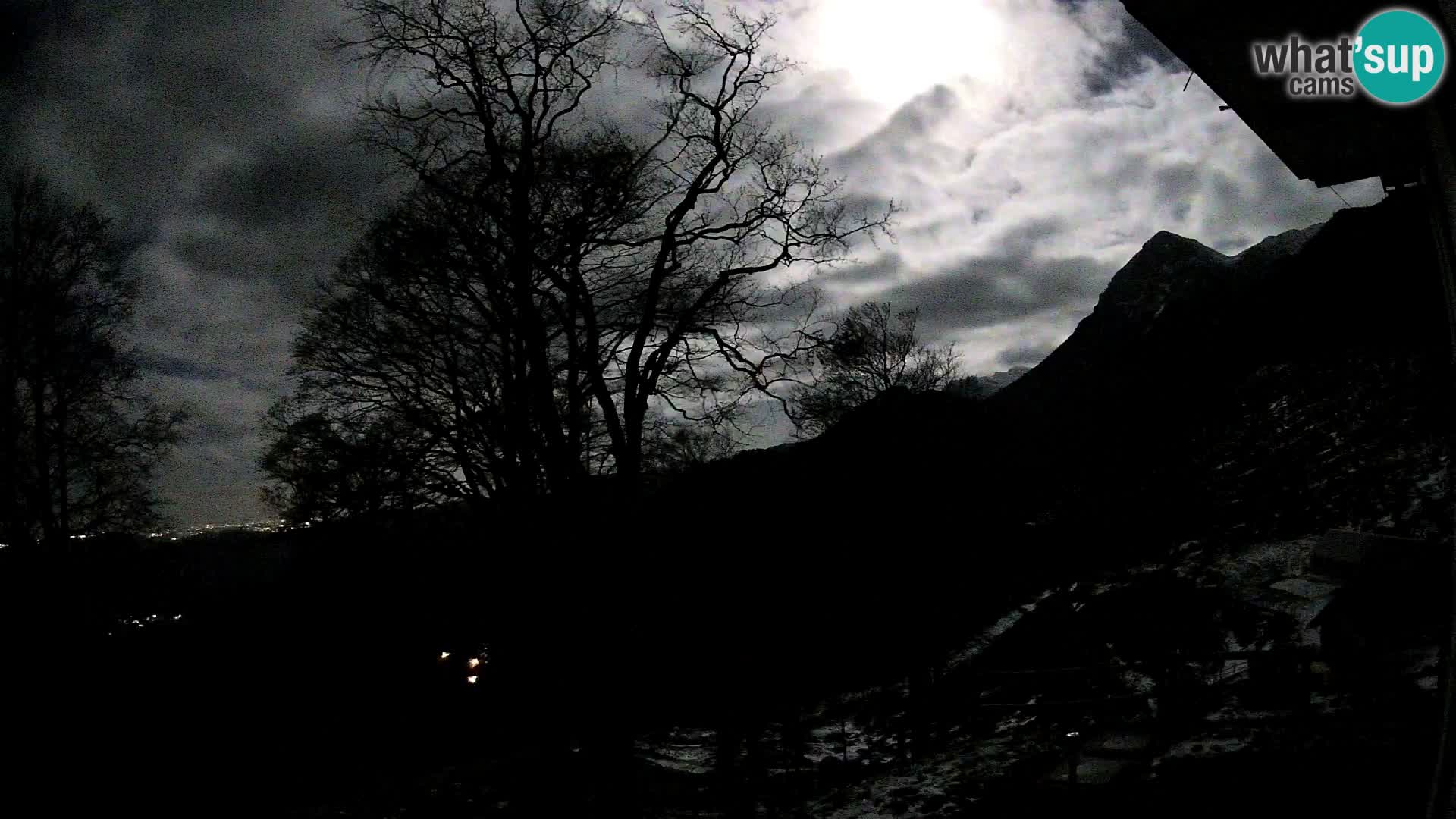 Planina Razor Bergütte Webcam (1315) | Blick auf Tolminski Migovec