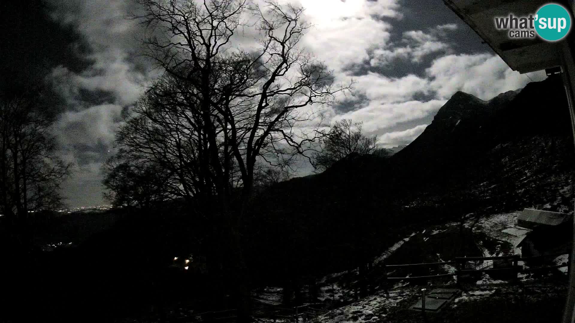 Planina Razor Bergütte Webcam (1315) | Blick auf Tolminski Migovec