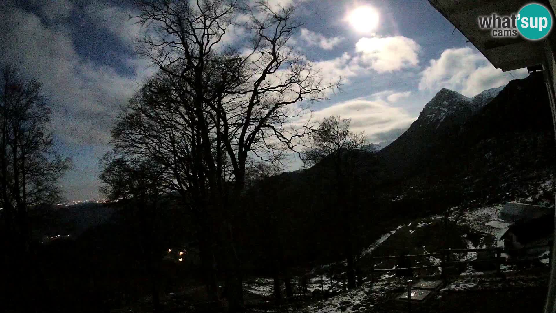 Baita di montagna Planina Razor webcam (1315) | vista su Tolminski Migovec