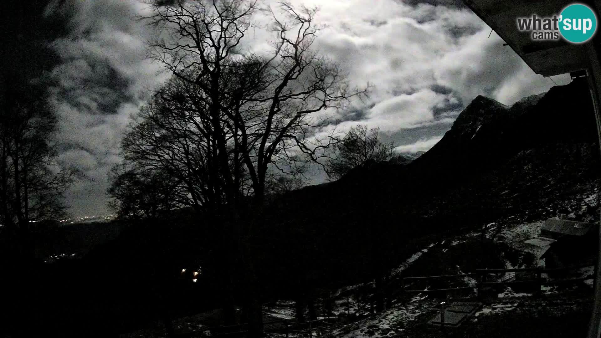 Refuge de la montagne Planina Razor caméra en direct (1315) | vue sur Tolminski Migovec