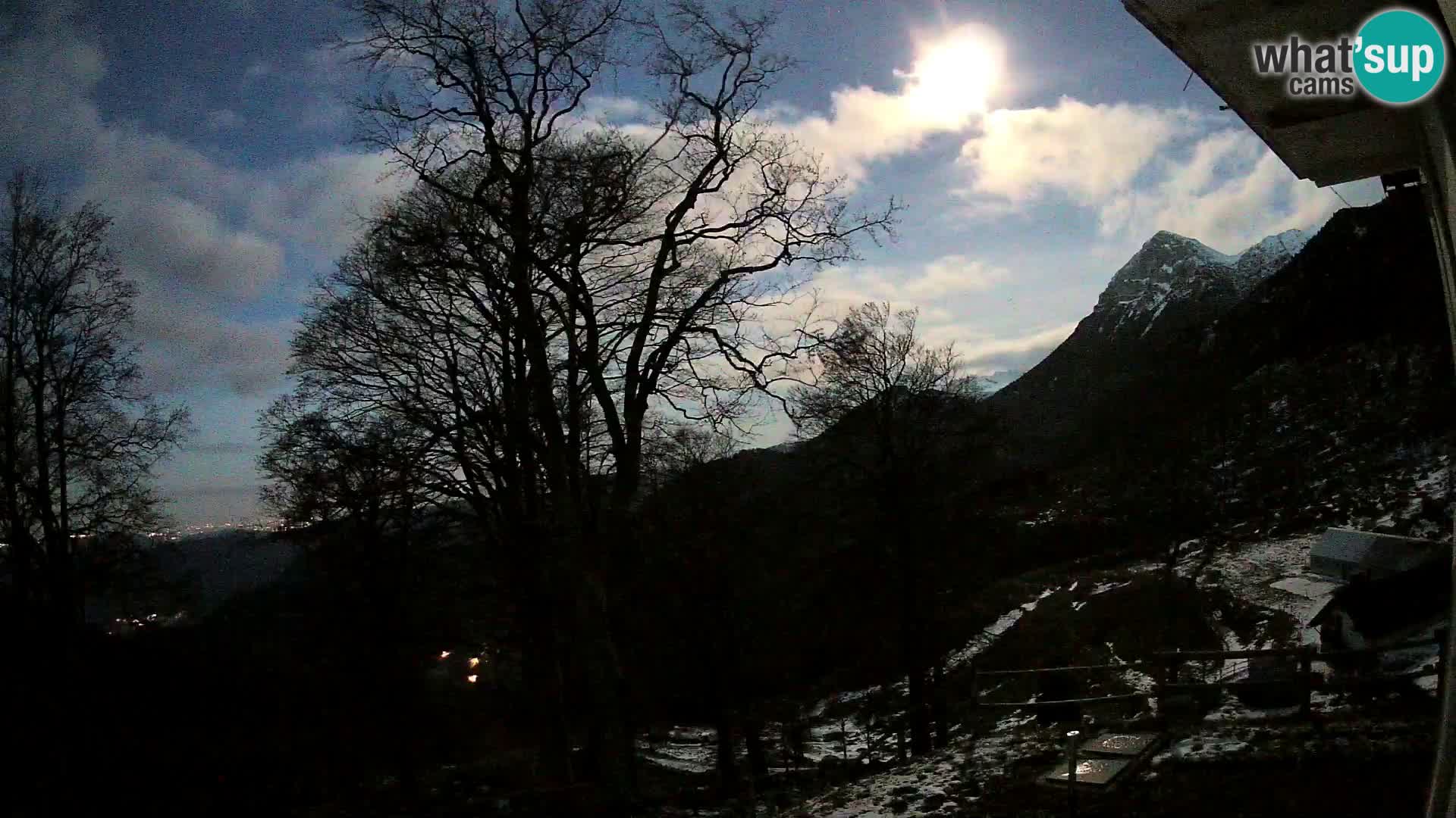 Baita di montagna Planina Razor webcam (1315) | vista su Tolminski Migovec