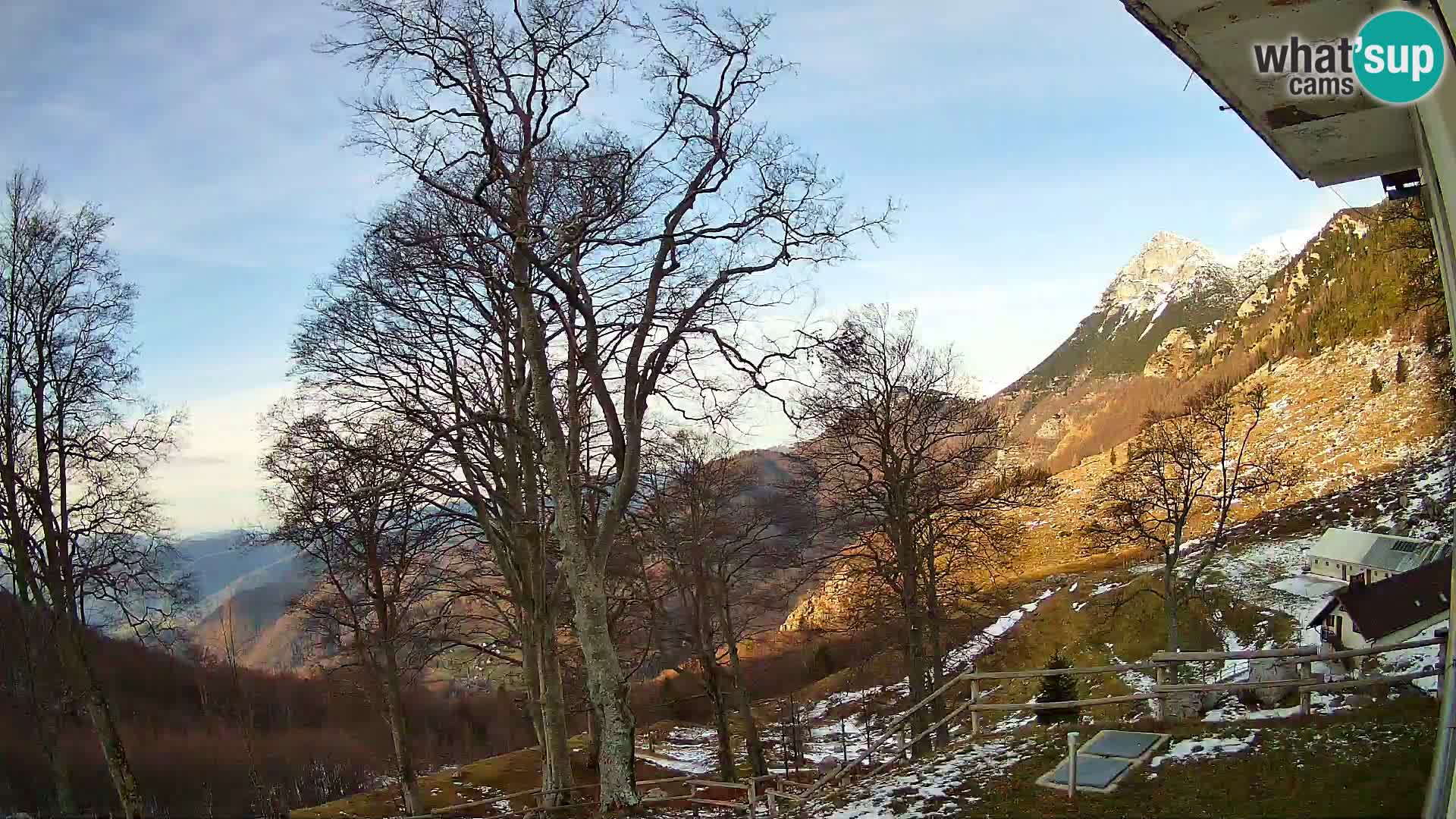 Planina Razor Mountain Hut live cam (1315) | view to Tolminski Migovec