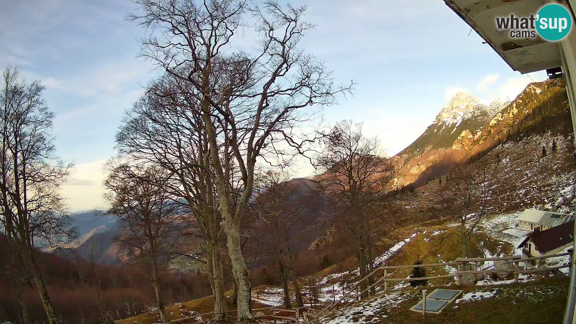Planina Razor Bergütte Webcam (1315) | Blick auf Tolminski Migovec