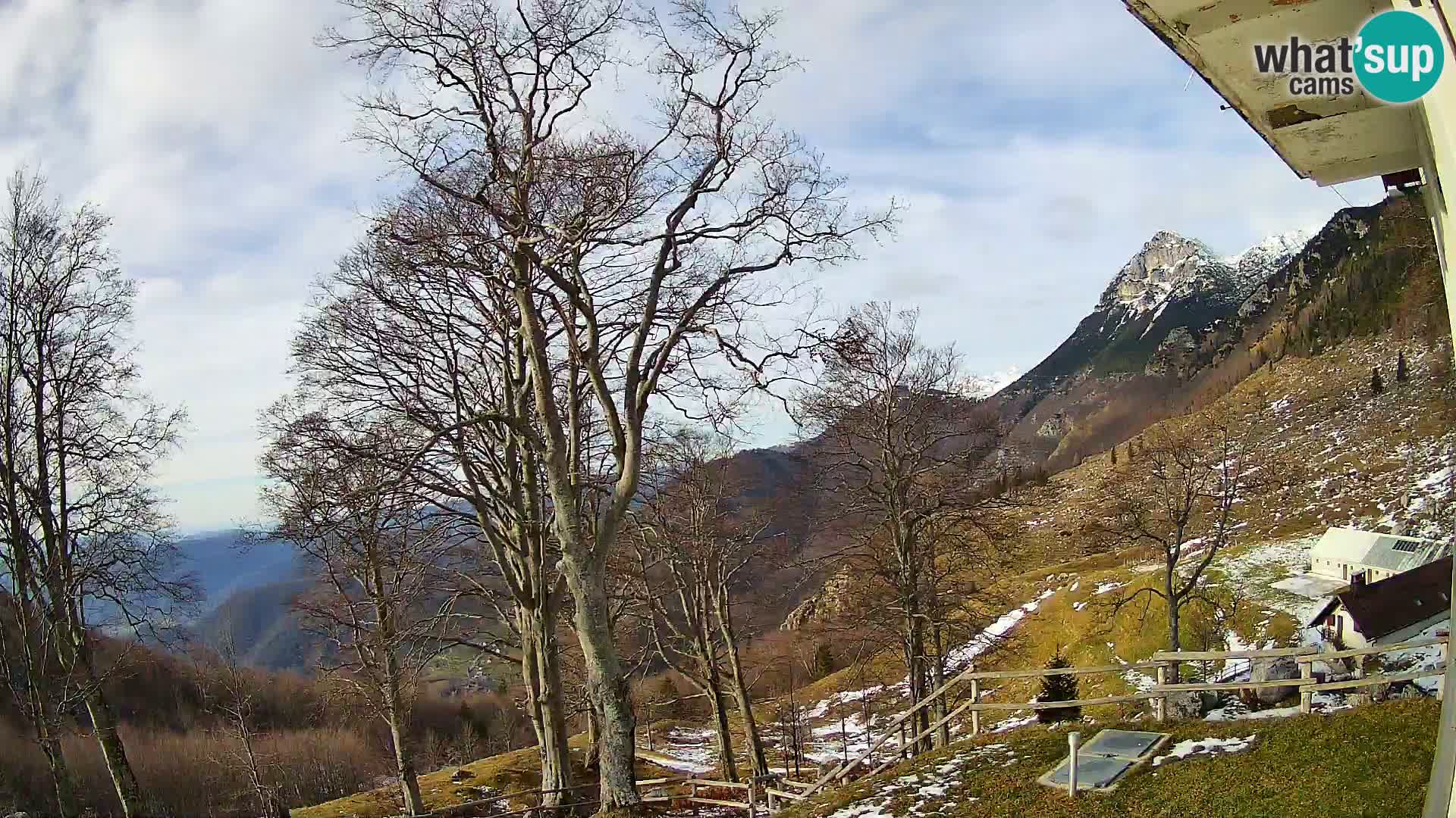Refuge de la montagne Planina Razor caméra en direct (1315) | vue sur Tolminski Migovec