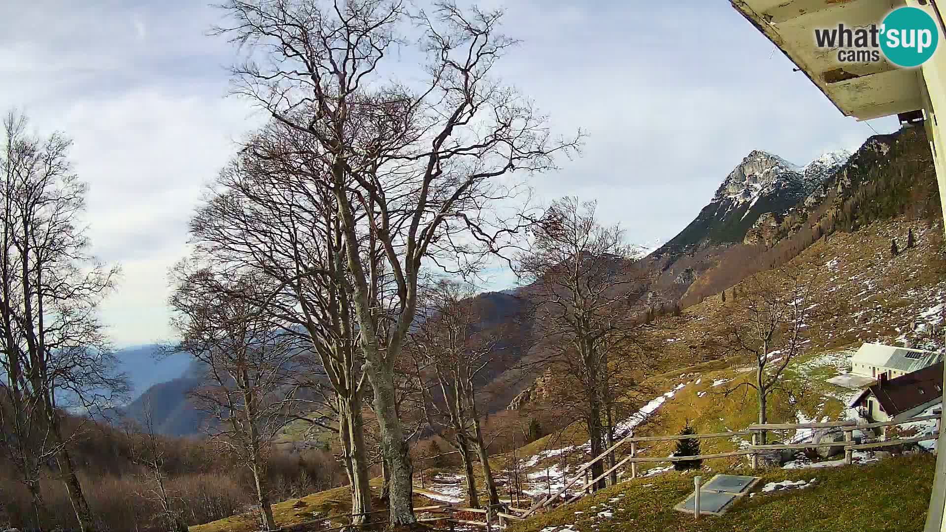 Refuge de la montagne Planina Razor caméra en direct (1315) | vue sur Tolminski Migovec