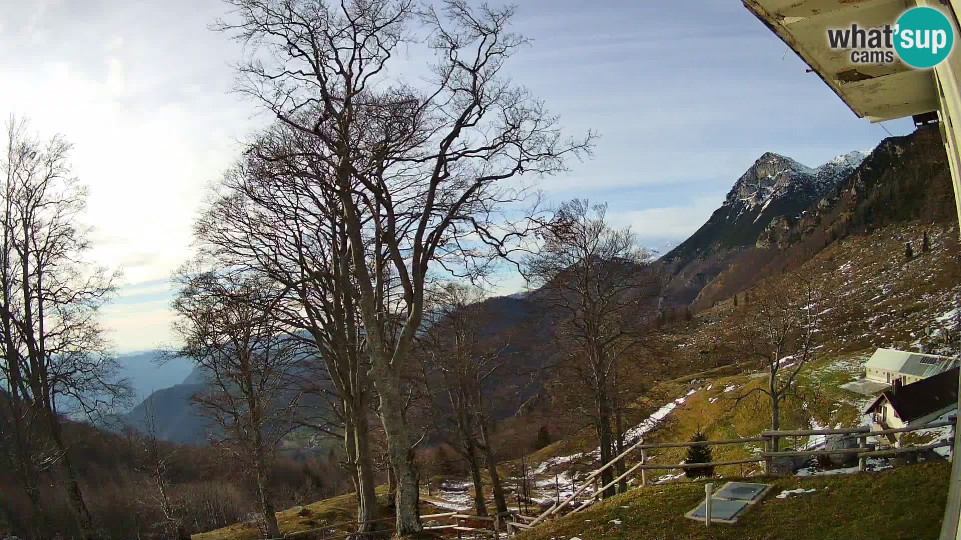 Planina Razor Bergütte Webcam (1315) | Blick auf Tolminski Migovec
