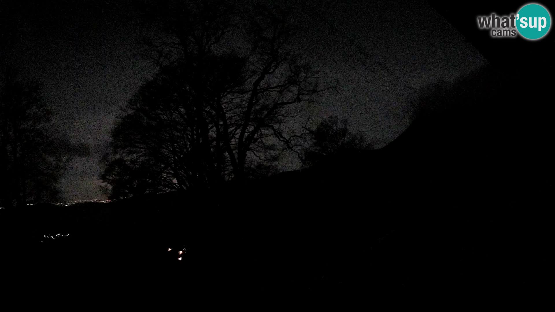 Planina Razor Mountain Hut live cam (1315) | view to Tolminski Migovec